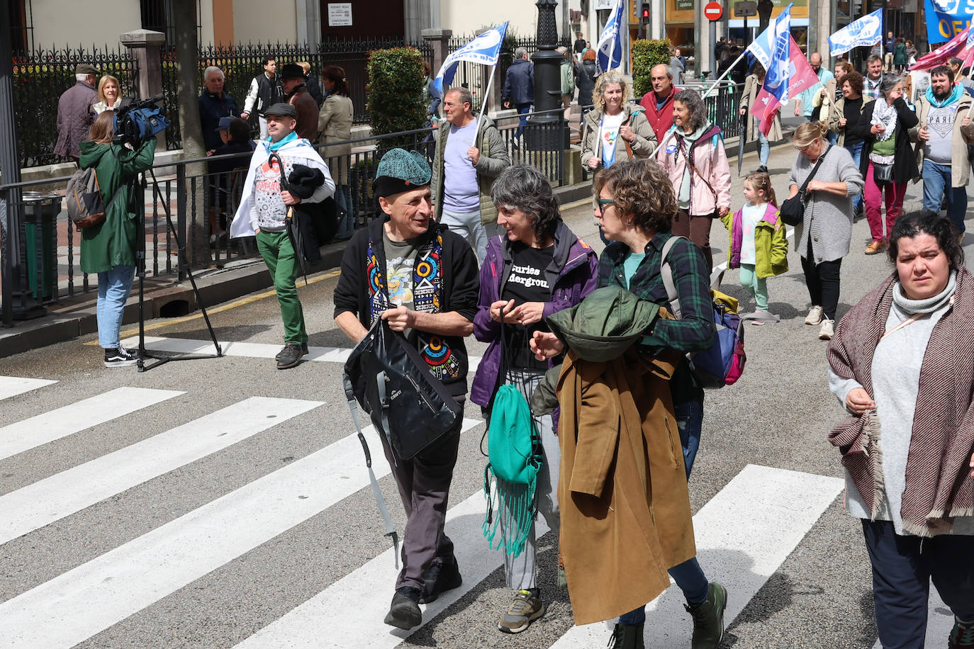 Las imágenes que deja la manifestación en Oviedo por la oficialidad del asturiano