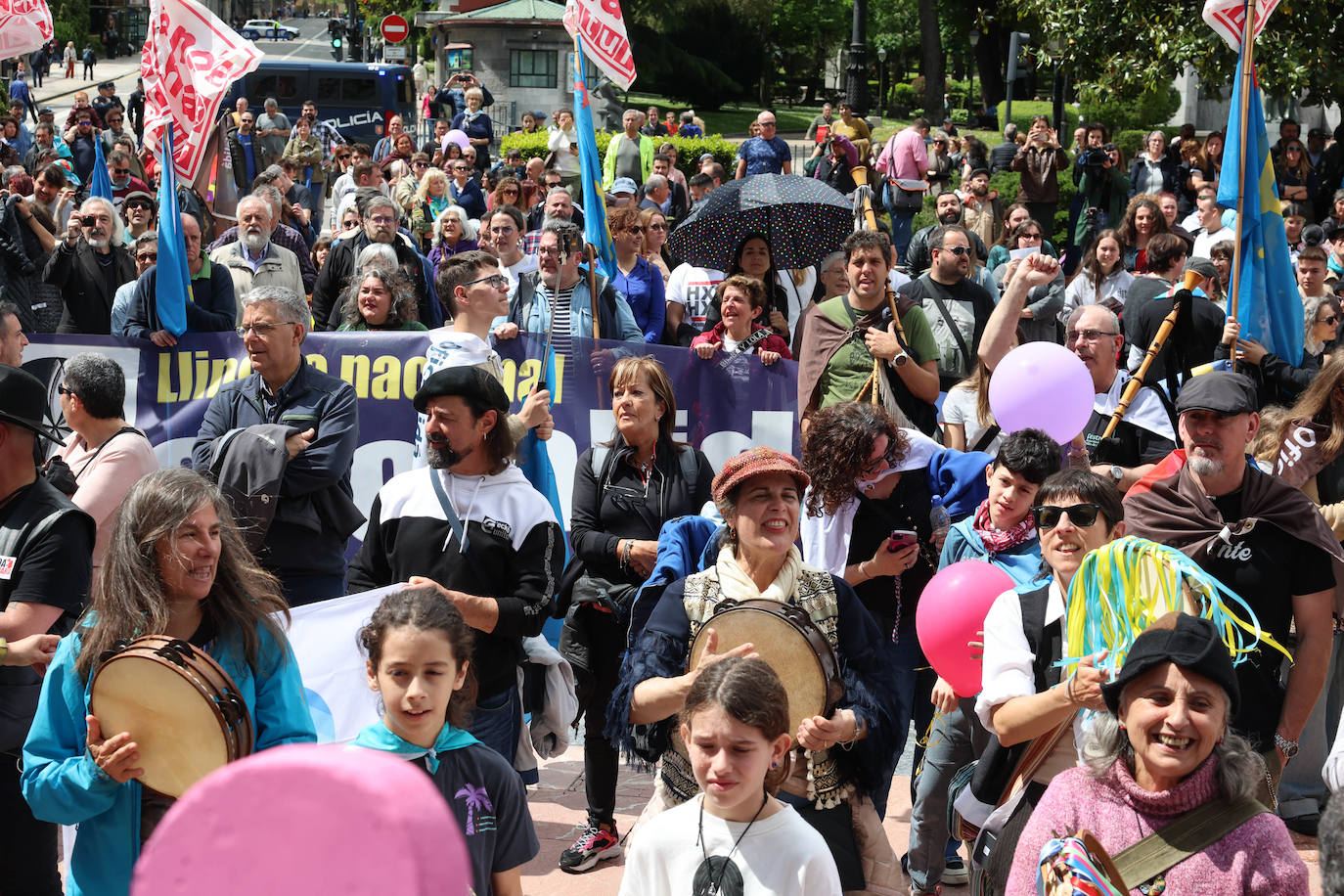 Las imágenes que deja la manifestación en Oviedo por la oficialidad del asturiano