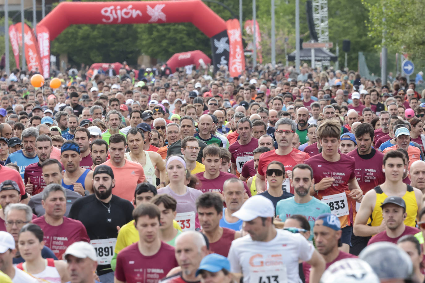 ¿Participaste en la Media Maratón de Gijón? ¡Búscate en las fotos! (1)