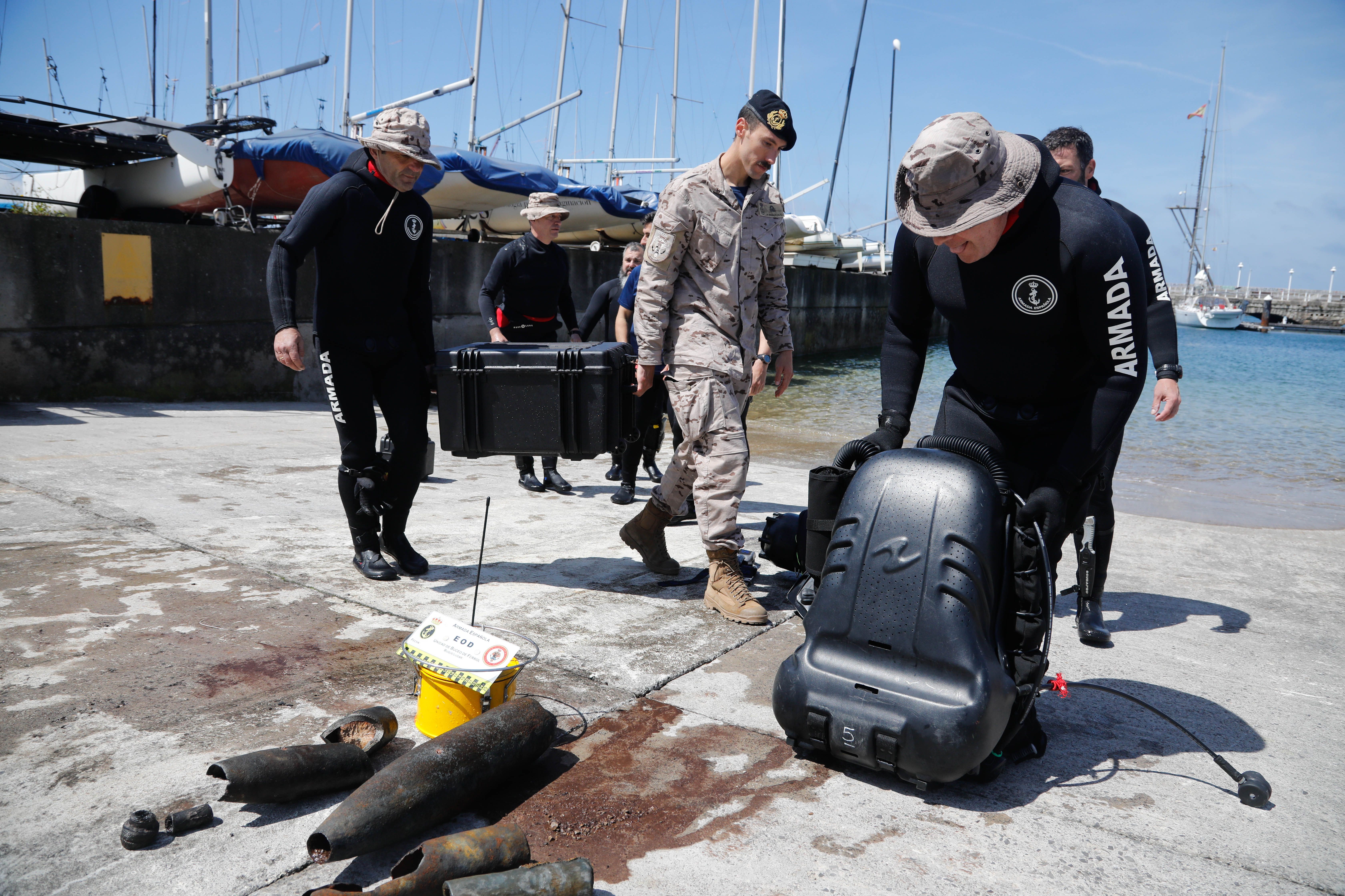 Así fue la búsqueda de proyectiles de artillería en la costa de Gijón