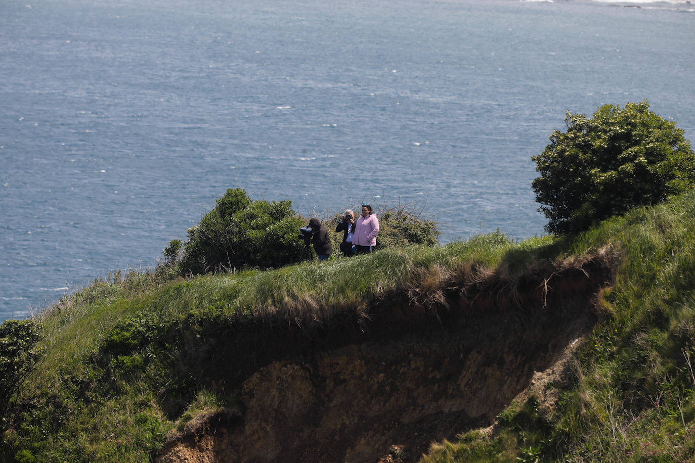 Así fue la búsqueda de proyectiles de artillería en la costa de Gijón