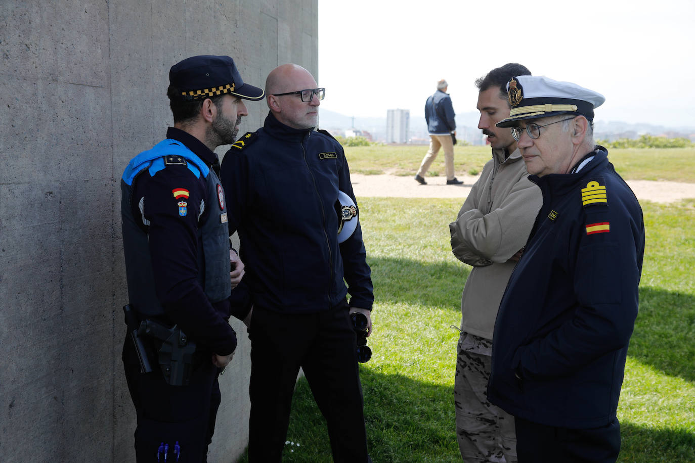 Así fue la búsqueda de proyectiles de artillería en la costa de Gijón