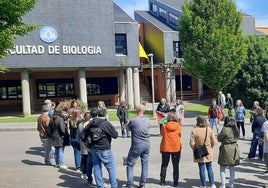 Movilización en la facultad de Biología, en el Campus de El Cristo, en Oviedo.