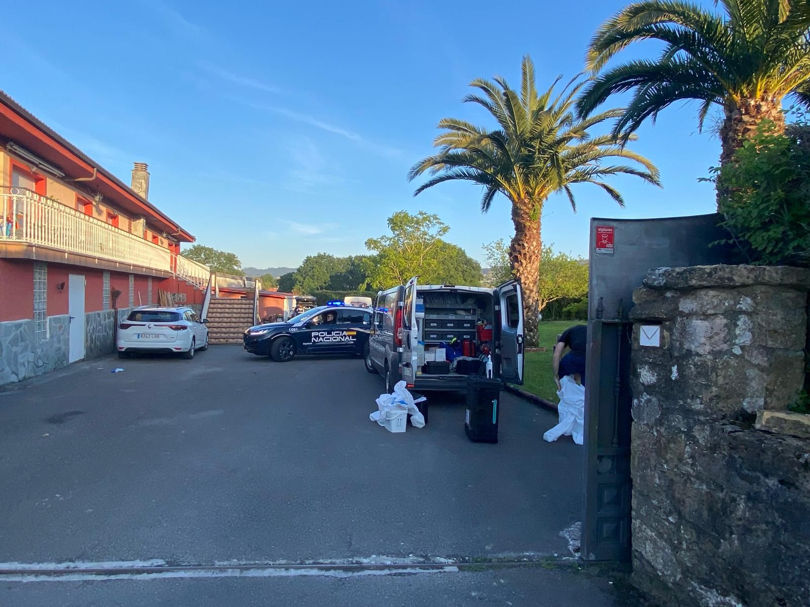 Crimen en Siero: investigan la muerte de un colombiano al que enterraron en el jardín