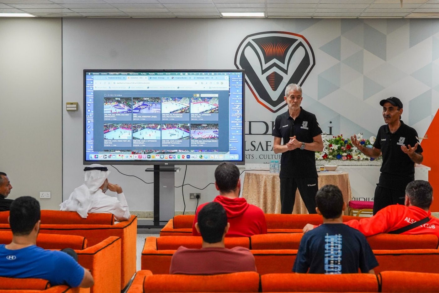 Ramón Gallego, durante una charla de formación a clubes de la Federación de Arabia Saudí.