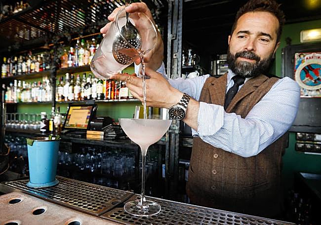 Borja Cortina (Bar Varsovia, Gijón).