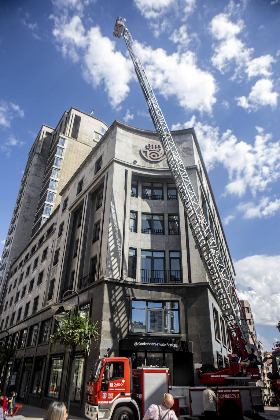 Los niños de Oviedo se convierten en bomberos y policías
