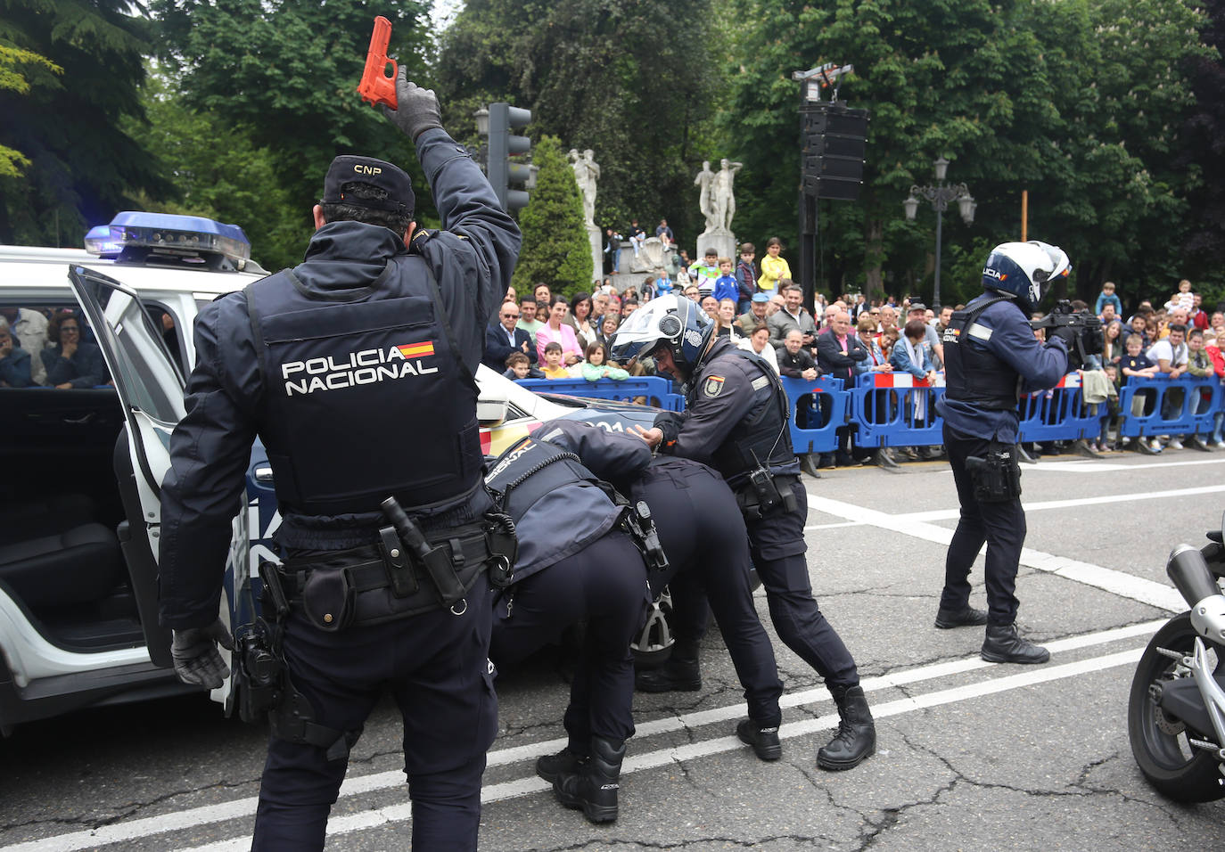 Las lecciones de la Policía Nacional en Oviedo