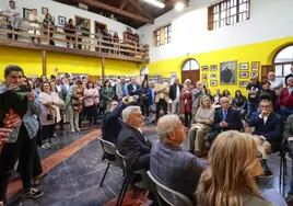 Numeroso público acudió a la lectura del pregón en la sede de la Sociedad Cultural Clarín.