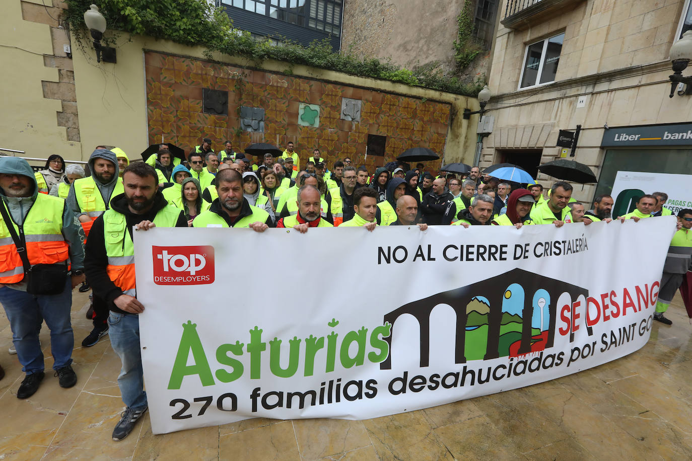 Los trabajadores de Saint-Gobain: «¡Basta ya! Avilés es industrial»