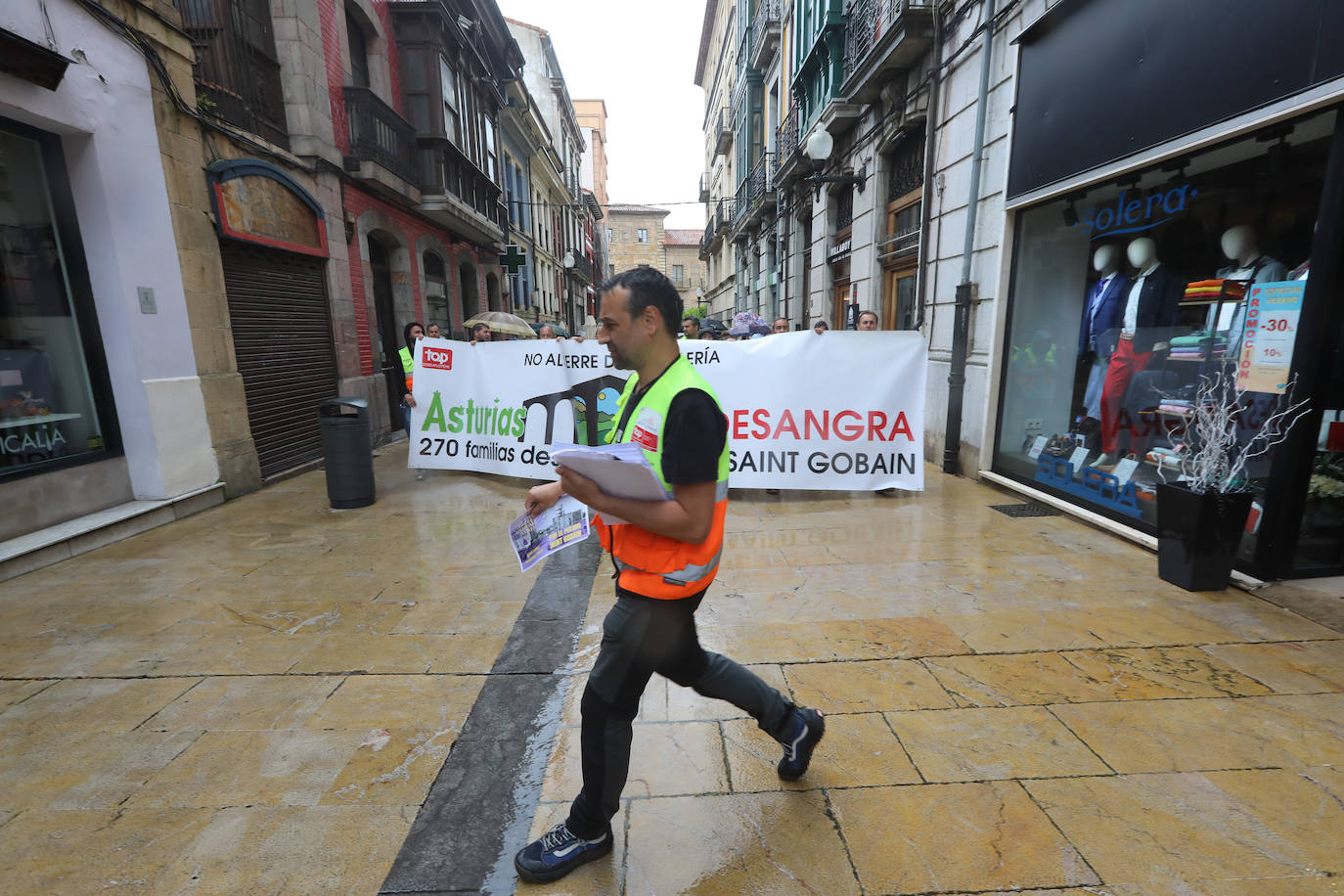 Los trabajadores de Saint-Gobain: «¡Basta ya! Avilés es industrial»