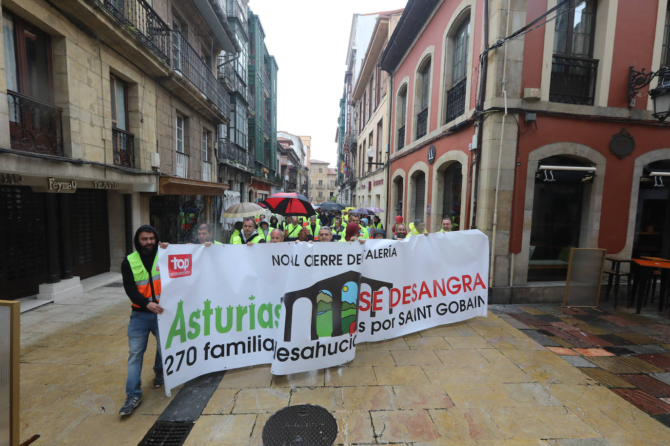 Los trabajadores de Saint-Gobain: «¡Basta ya! Avilés es industrial»