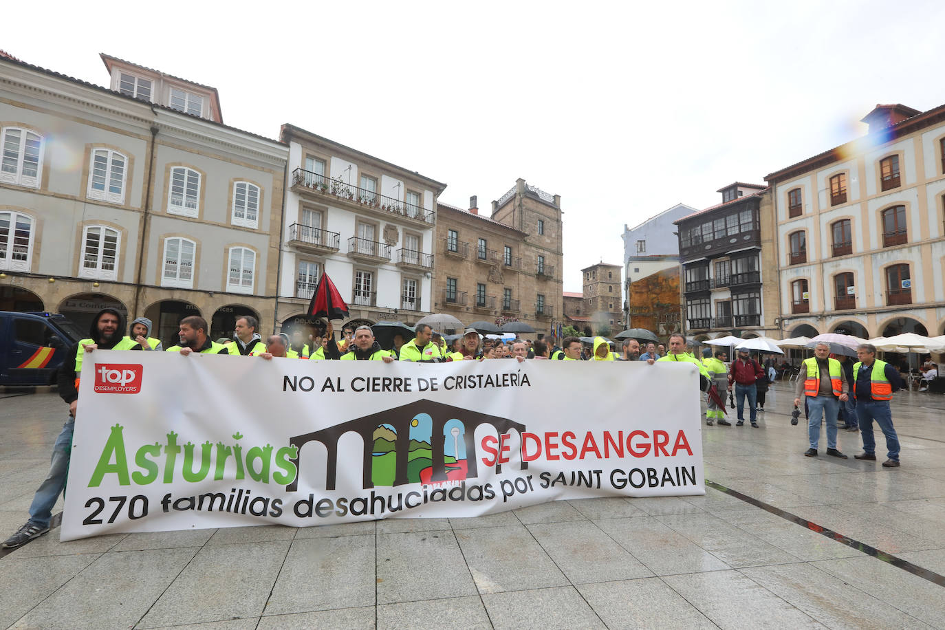 Los trabajadores de Saint-Gobain: «¡Basta ya! Avilés es industrial»