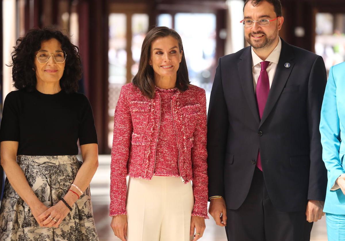 La Reina Letizia ensalza en Oviedo la labor de Cruz Roja