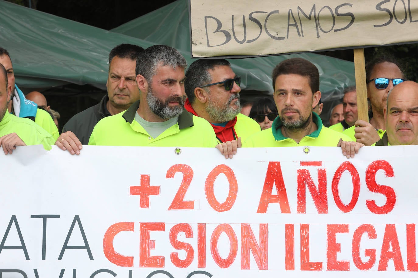 Yolanda Díaz arenga en Avilés a los trabajadores de Saint-Gobain