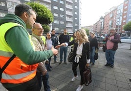 La vicepresidenta del gobierno Yolanda Díaz, en Avilés con los trabajadores de Saint-Gobain.