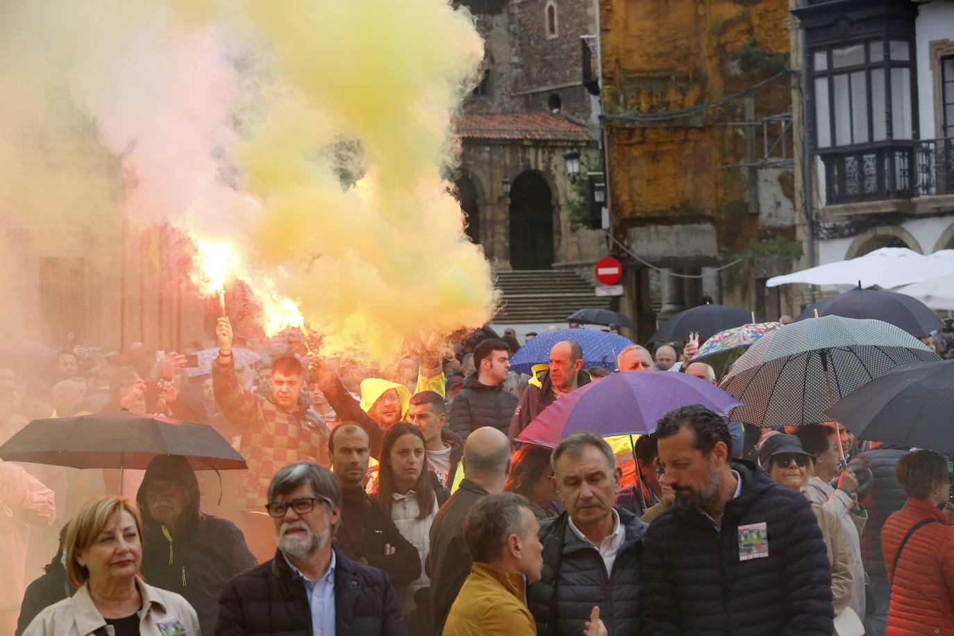 Avilés, unida contra el cierre en Saint-Gobain: «Cristalería no se cierra»