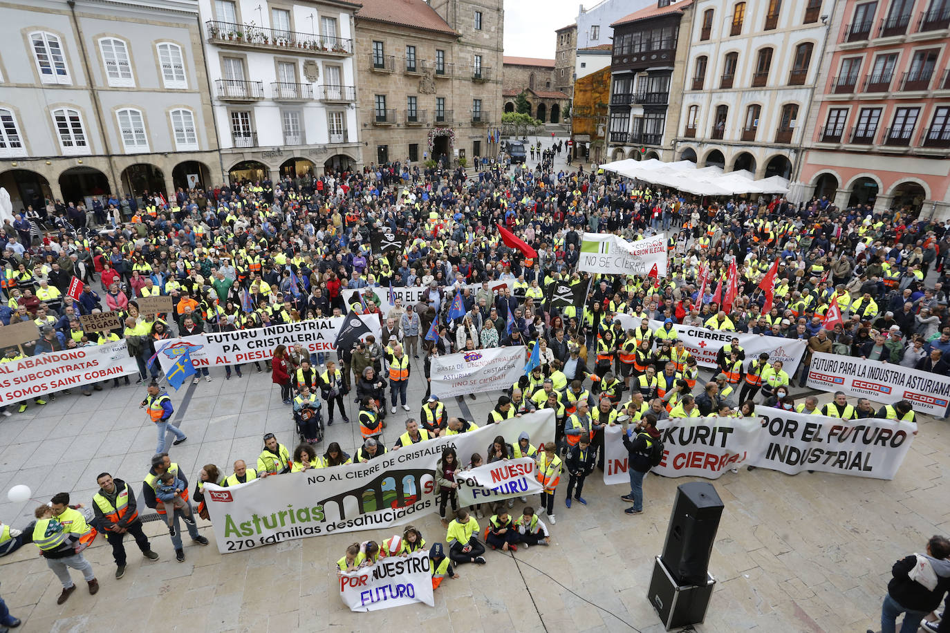 Avilés, unida contra el cierre en Saint-Gobain: «Cristalería no se cierra»