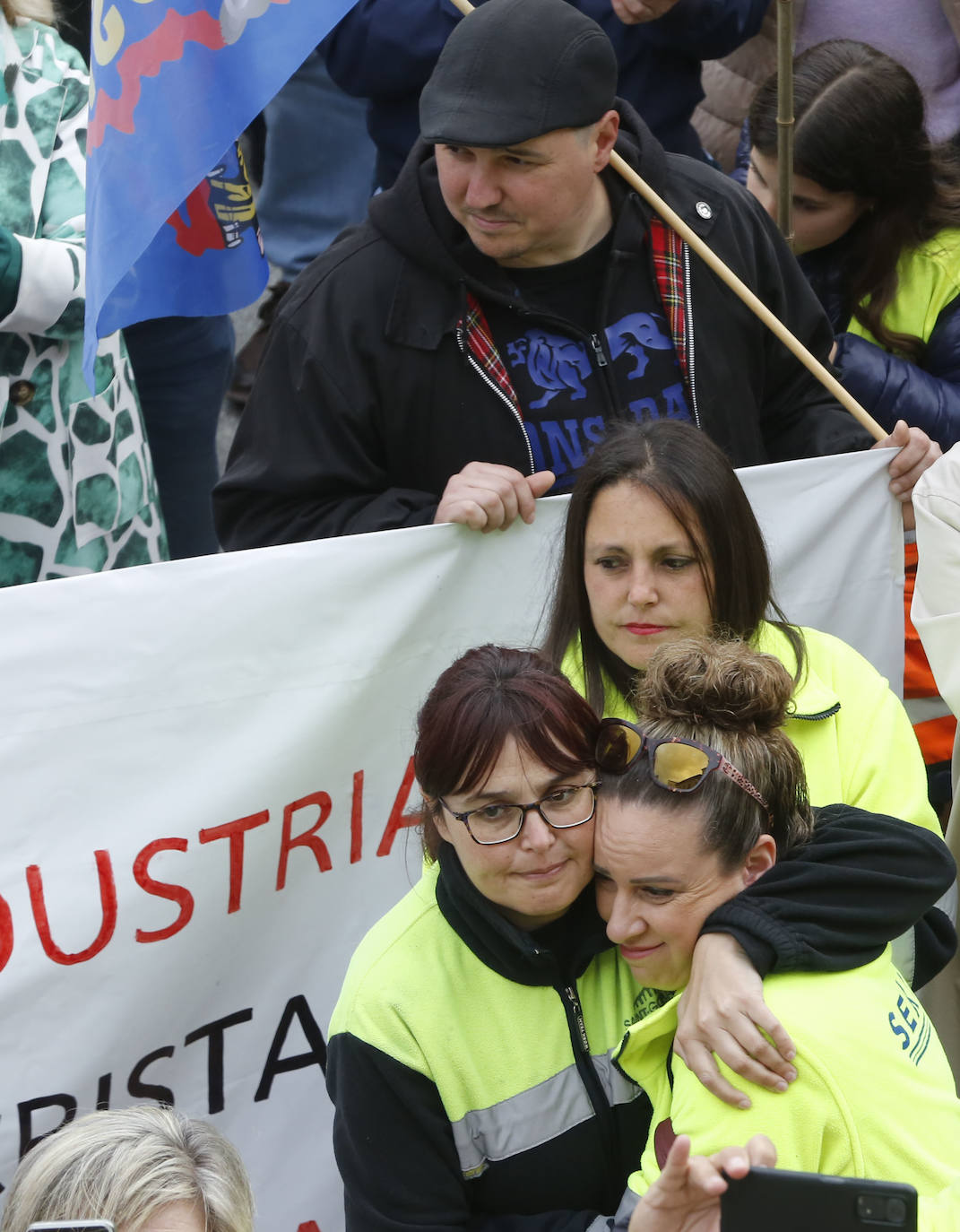 Avilés, unida contra el cierre en Saint-Gobain: «Cristalería no se cierra»