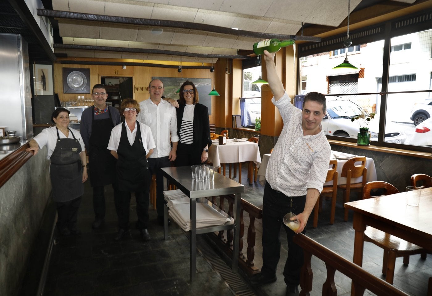 El equipo de El Cartero, en el restaurante.