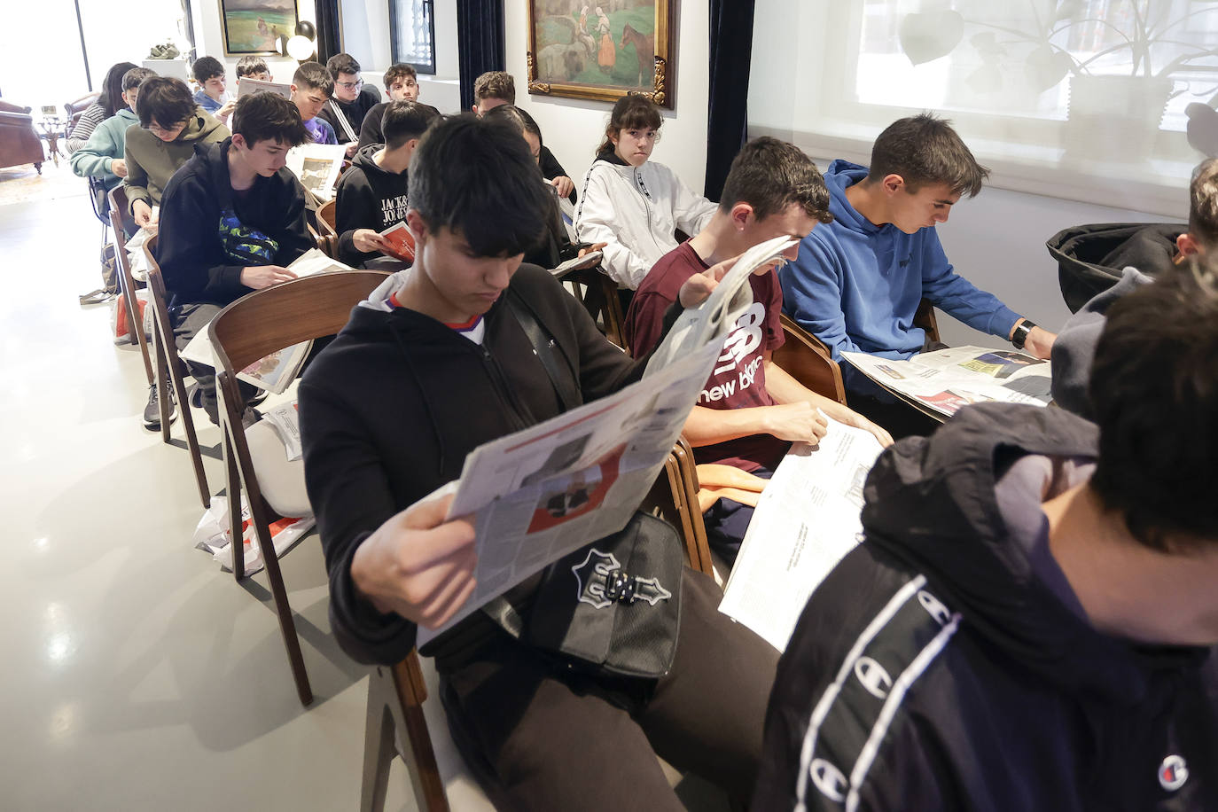 Estudiantes del Instituto Elisa y Luis Villamil visitan EL COMERCIO