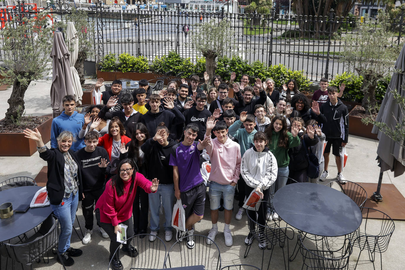 Estudiantes del Instituto Elisa y Luis Villamil visitan EL COMERCIO