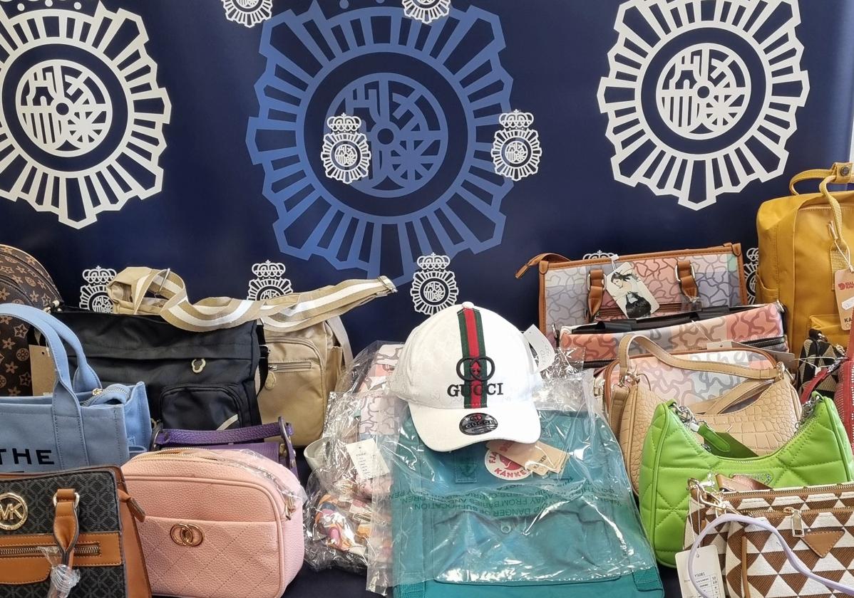 Material incautado por agentes de la Policía Nacional.