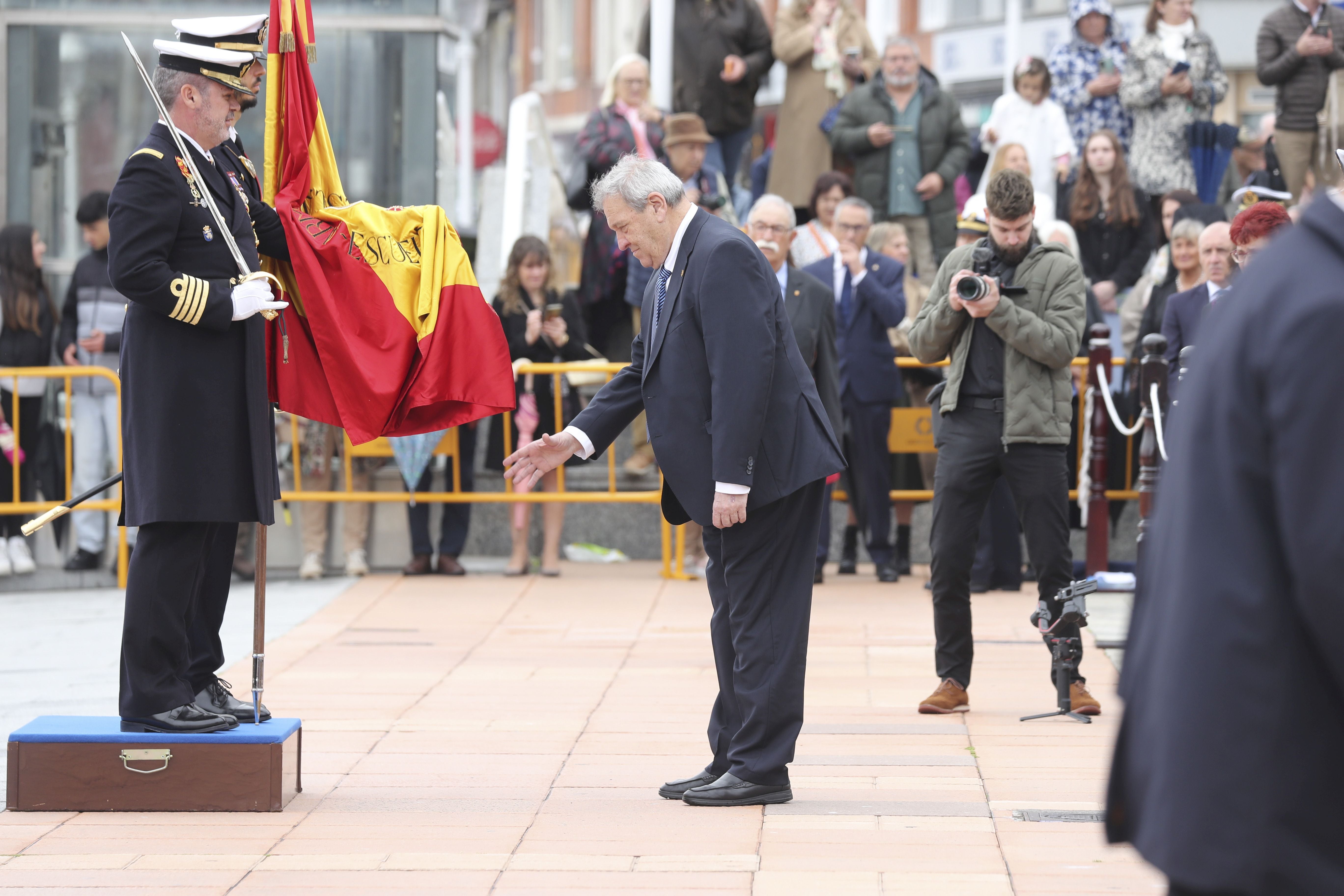 Las imágenes de la jura de bandera en Gijón (2)