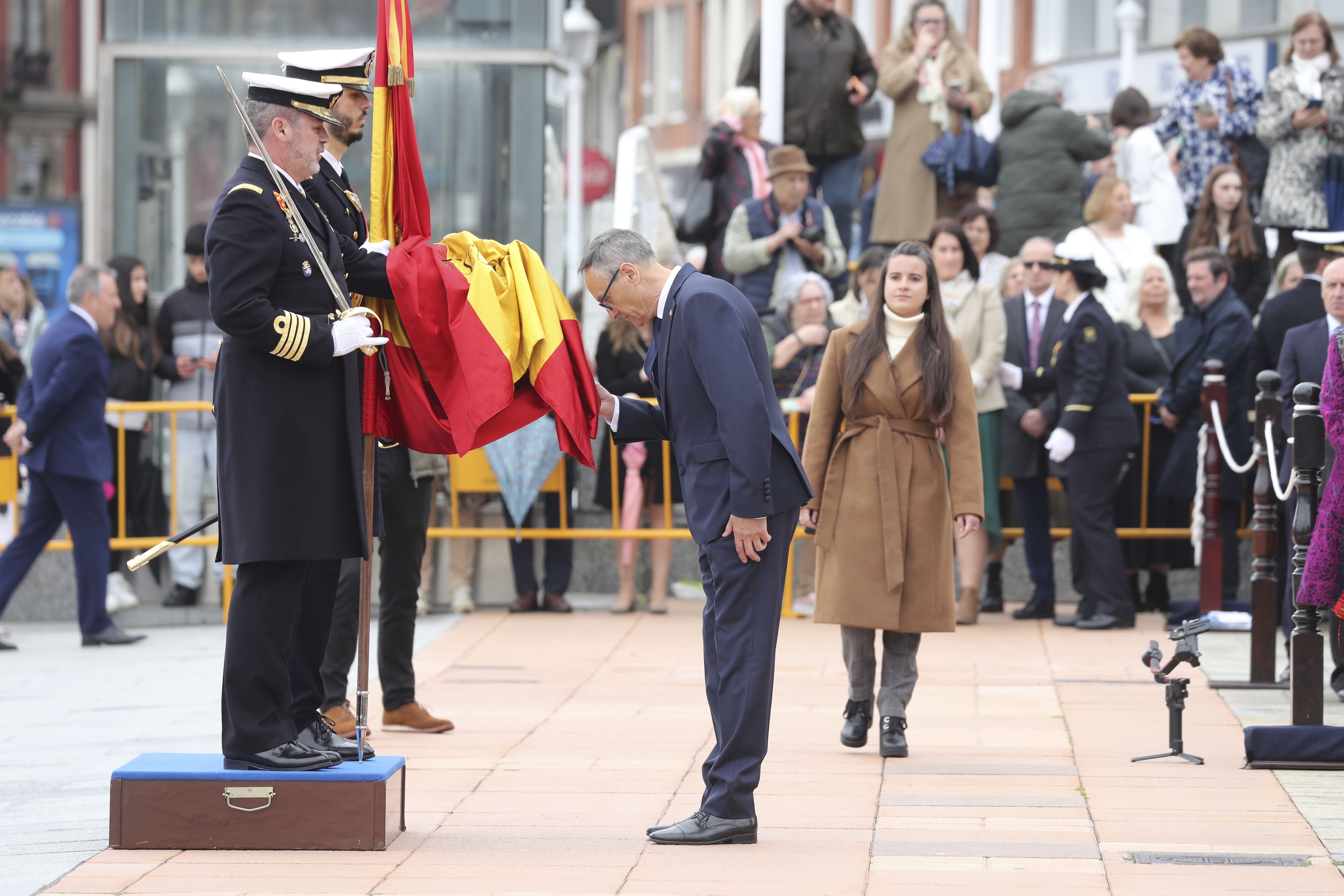 Las imágenes de la jura de bandera en Gijón (2)