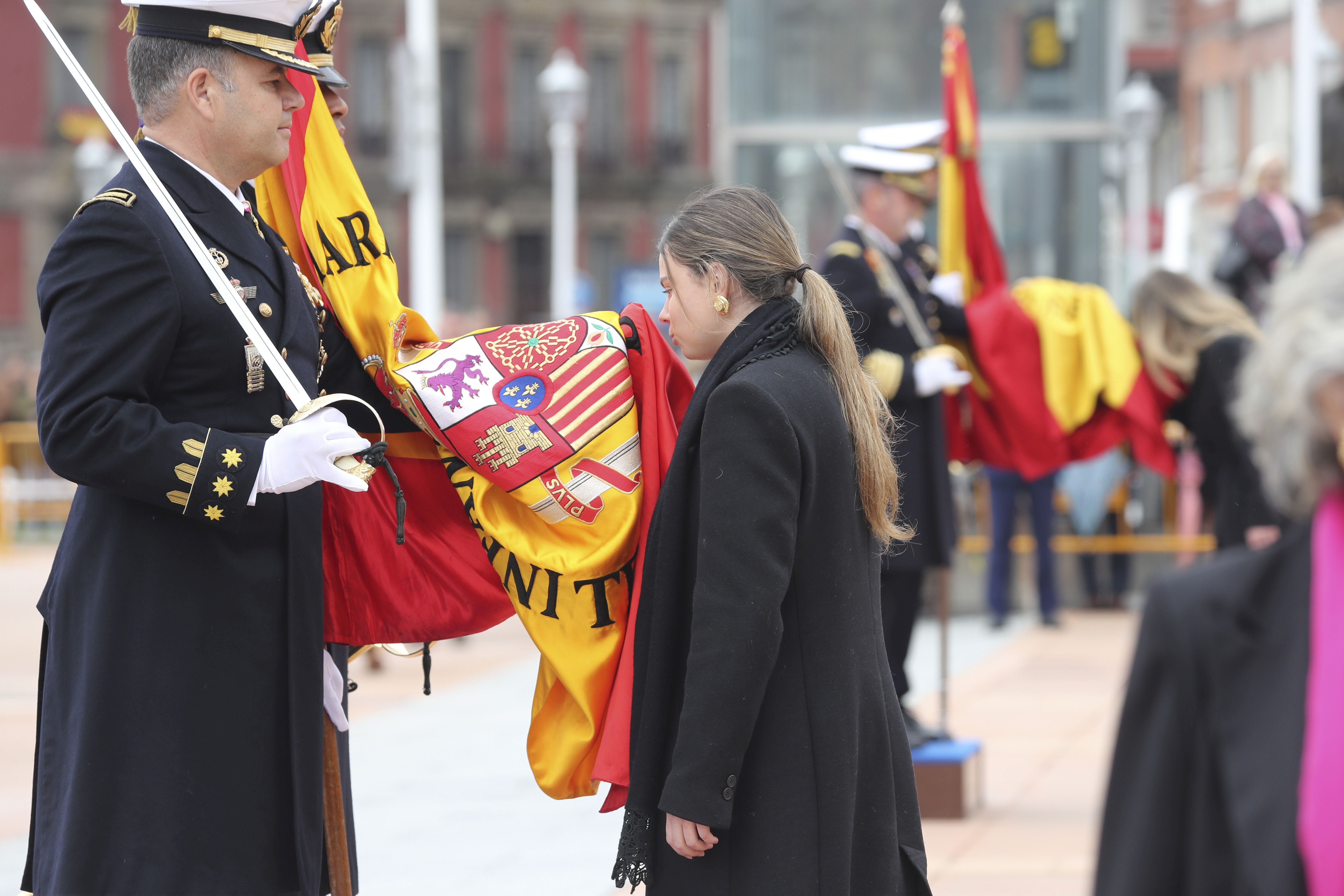 Las imágenes de la jura de bandera en Gijón (2)