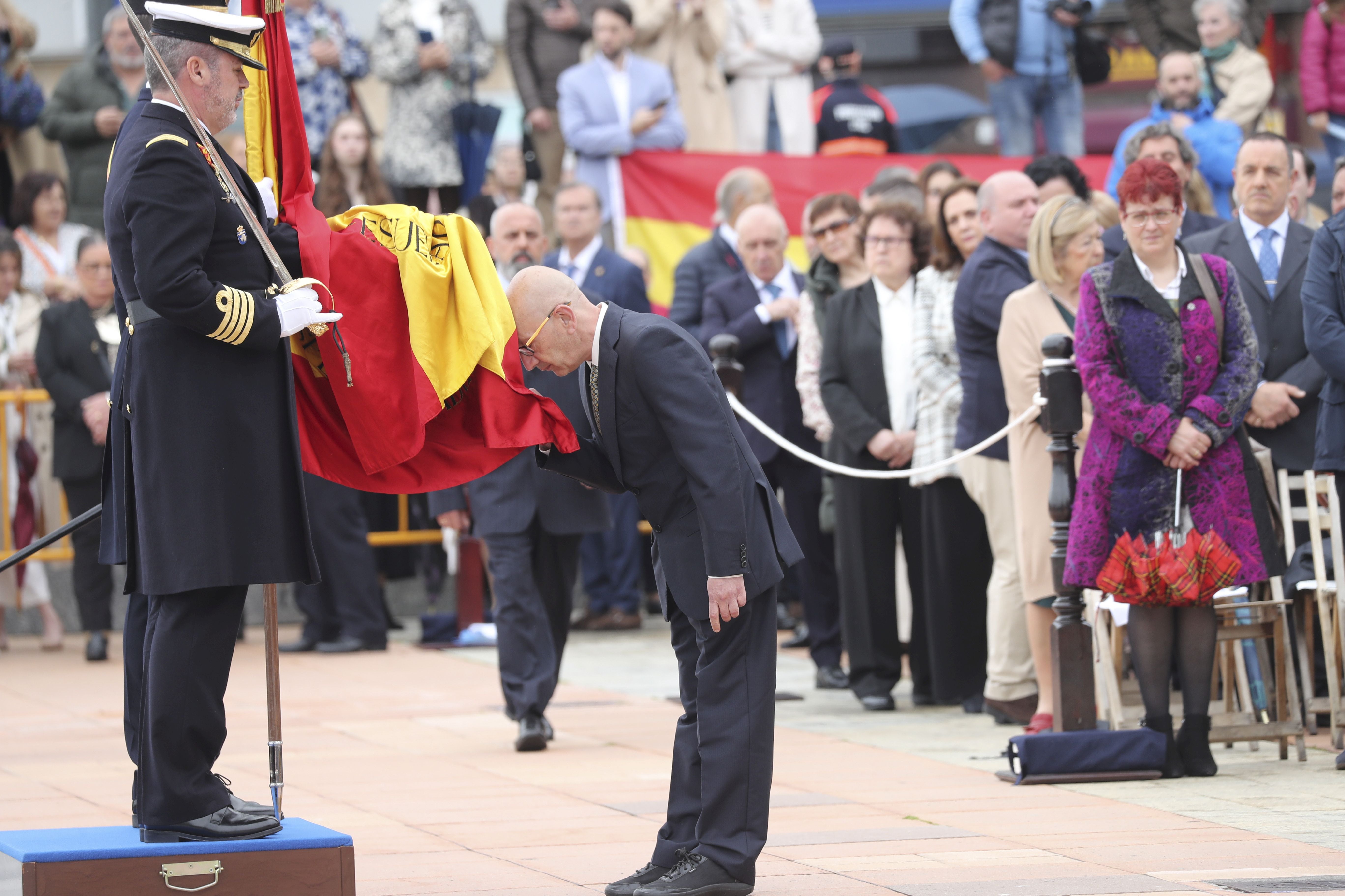 Las imágenes de la jura de bandera en Gijón (2)