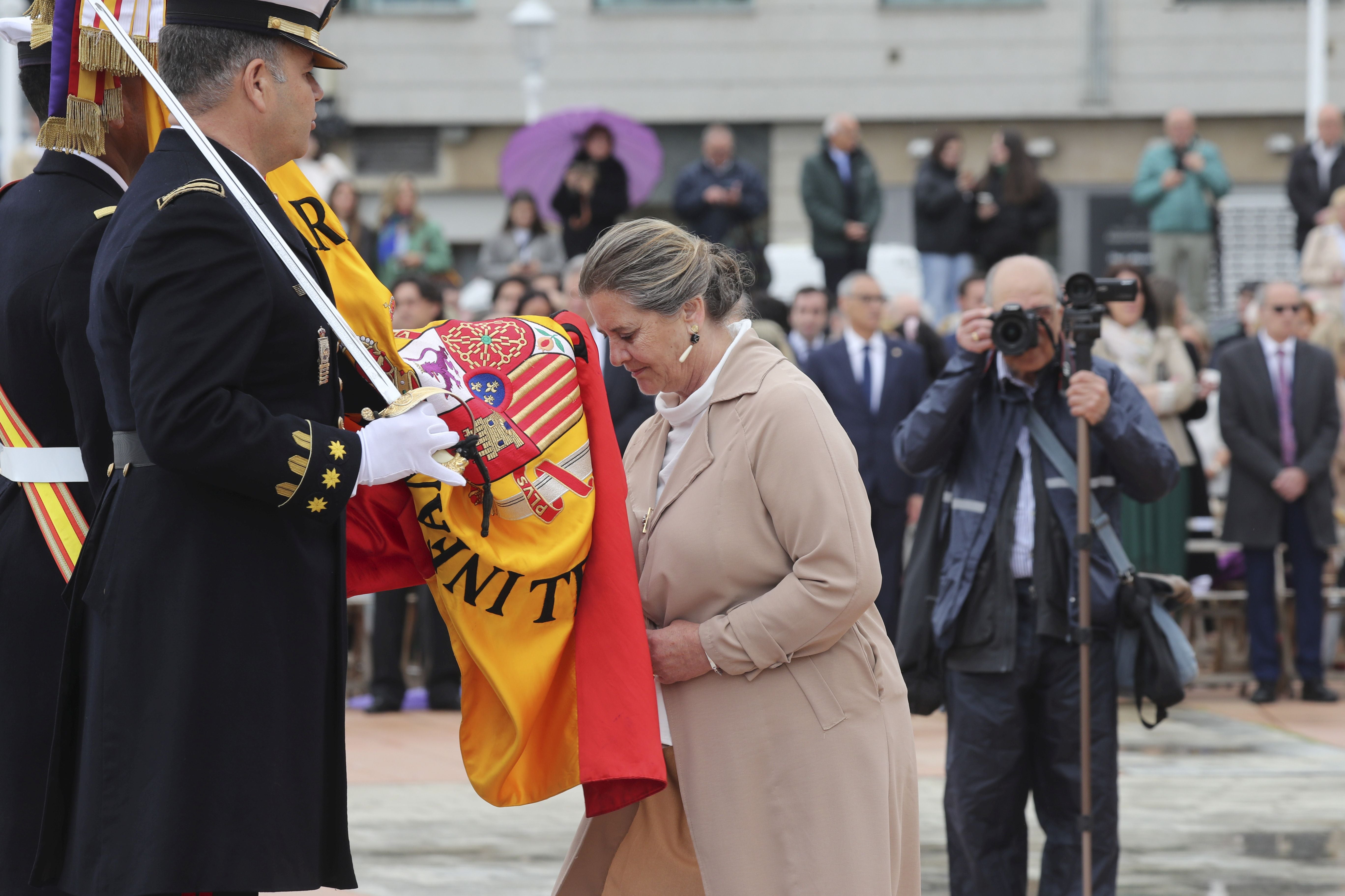 Las imágenes de la jura de bandera en Gijón (2)