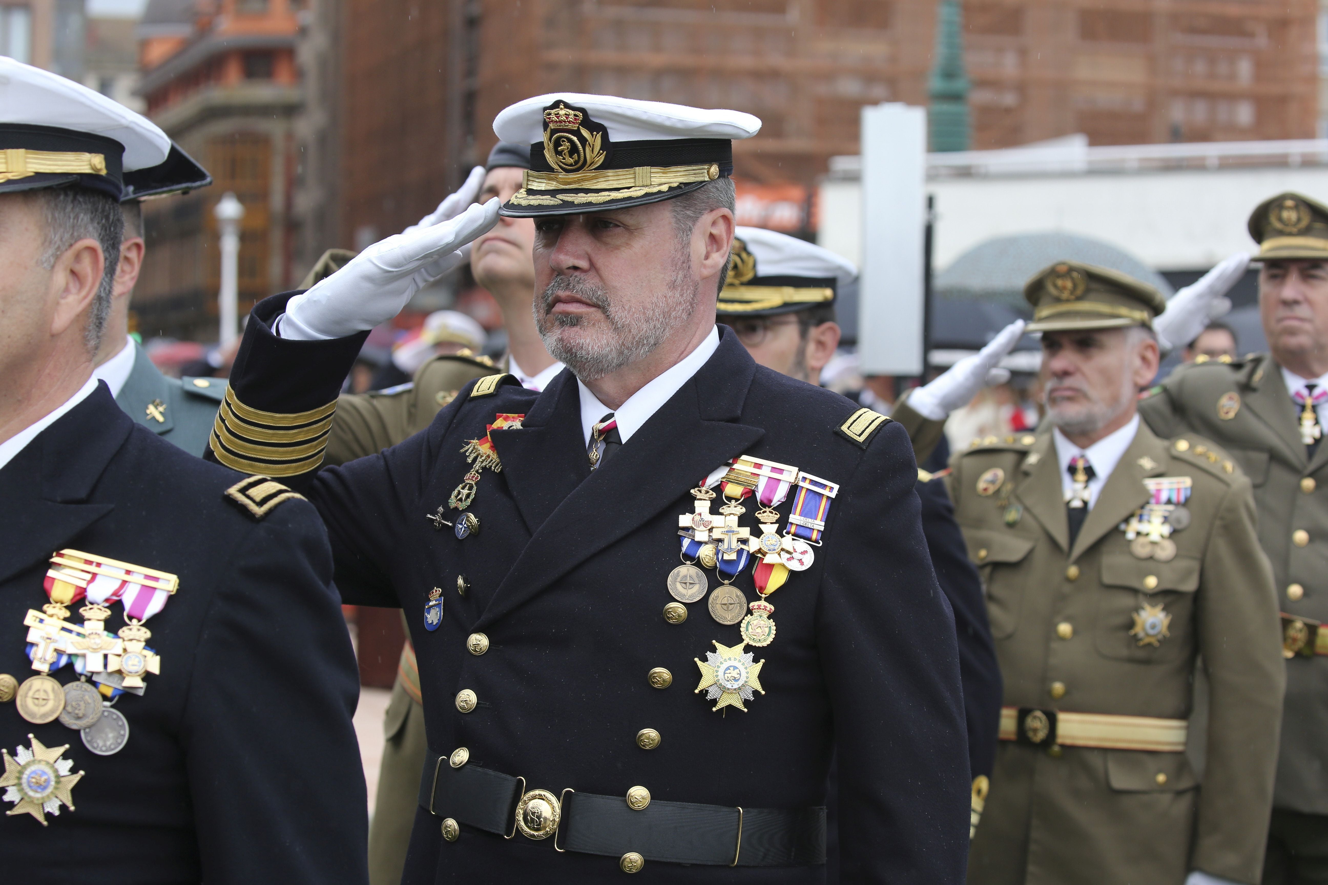 Las imágenes de la jura de bandera en Gijón (1)