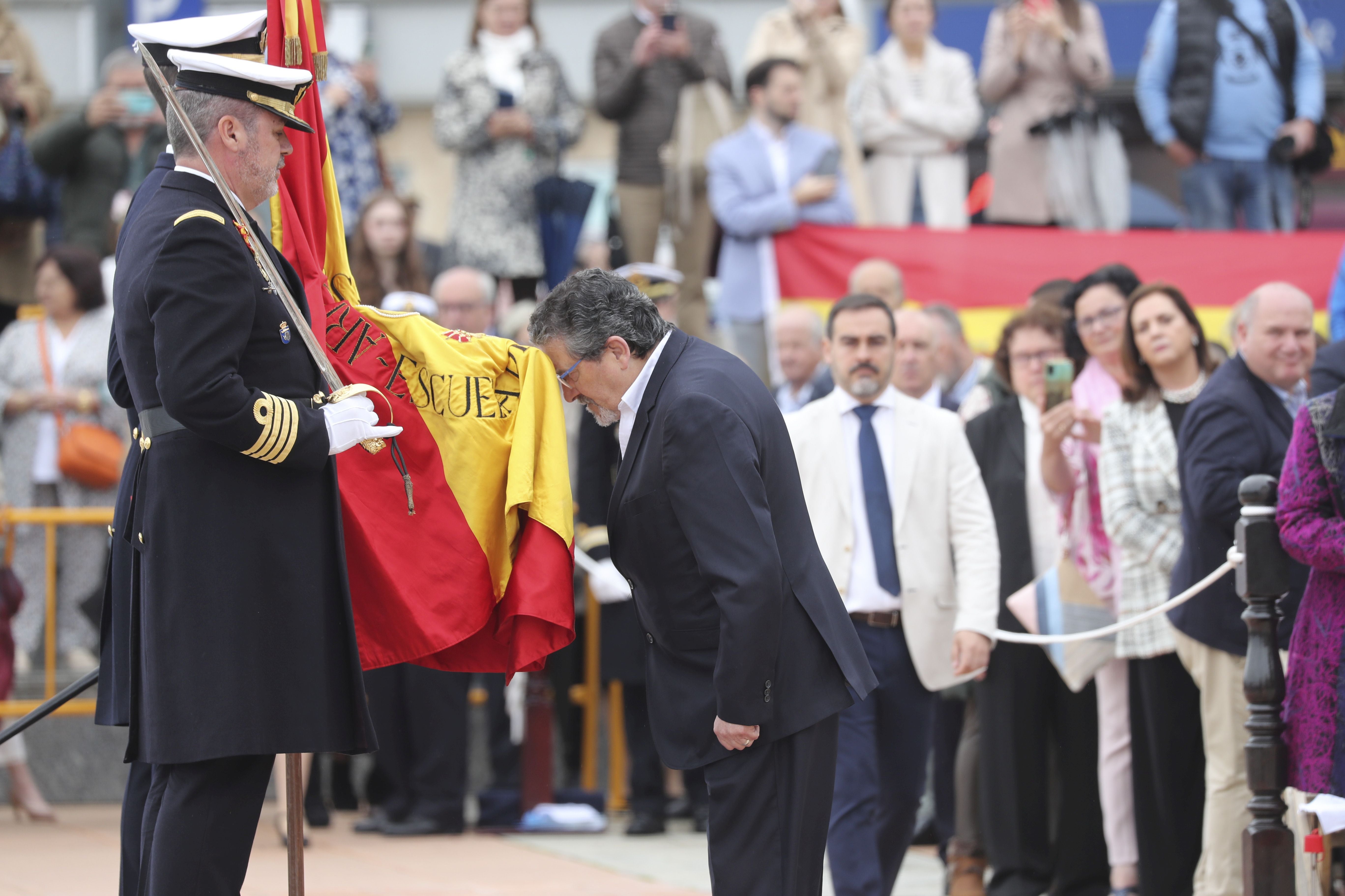 Las imágenes de la jura de bandera en Gijón (2)