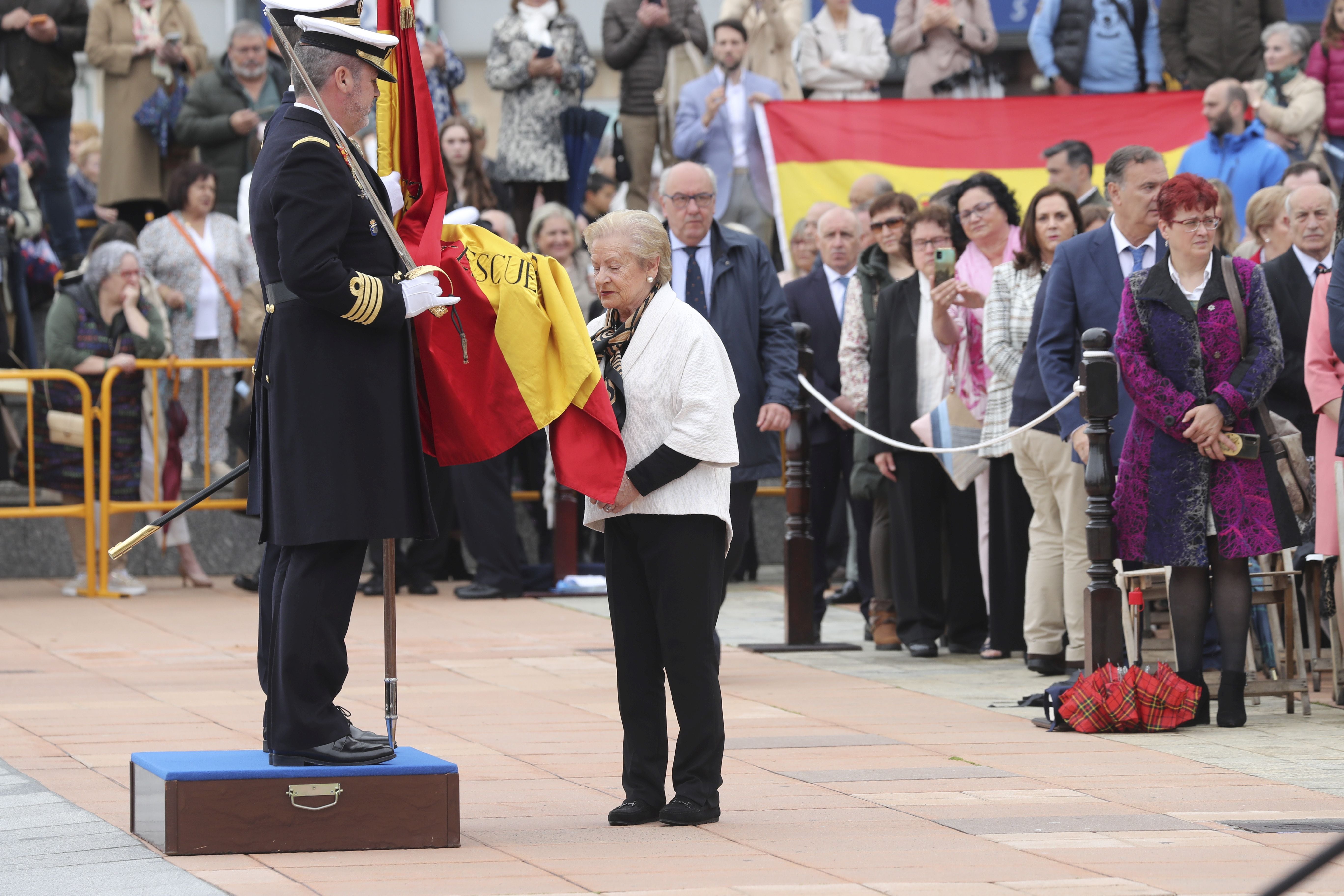 Las imágenes de la jura de bandera en Gijón (2)