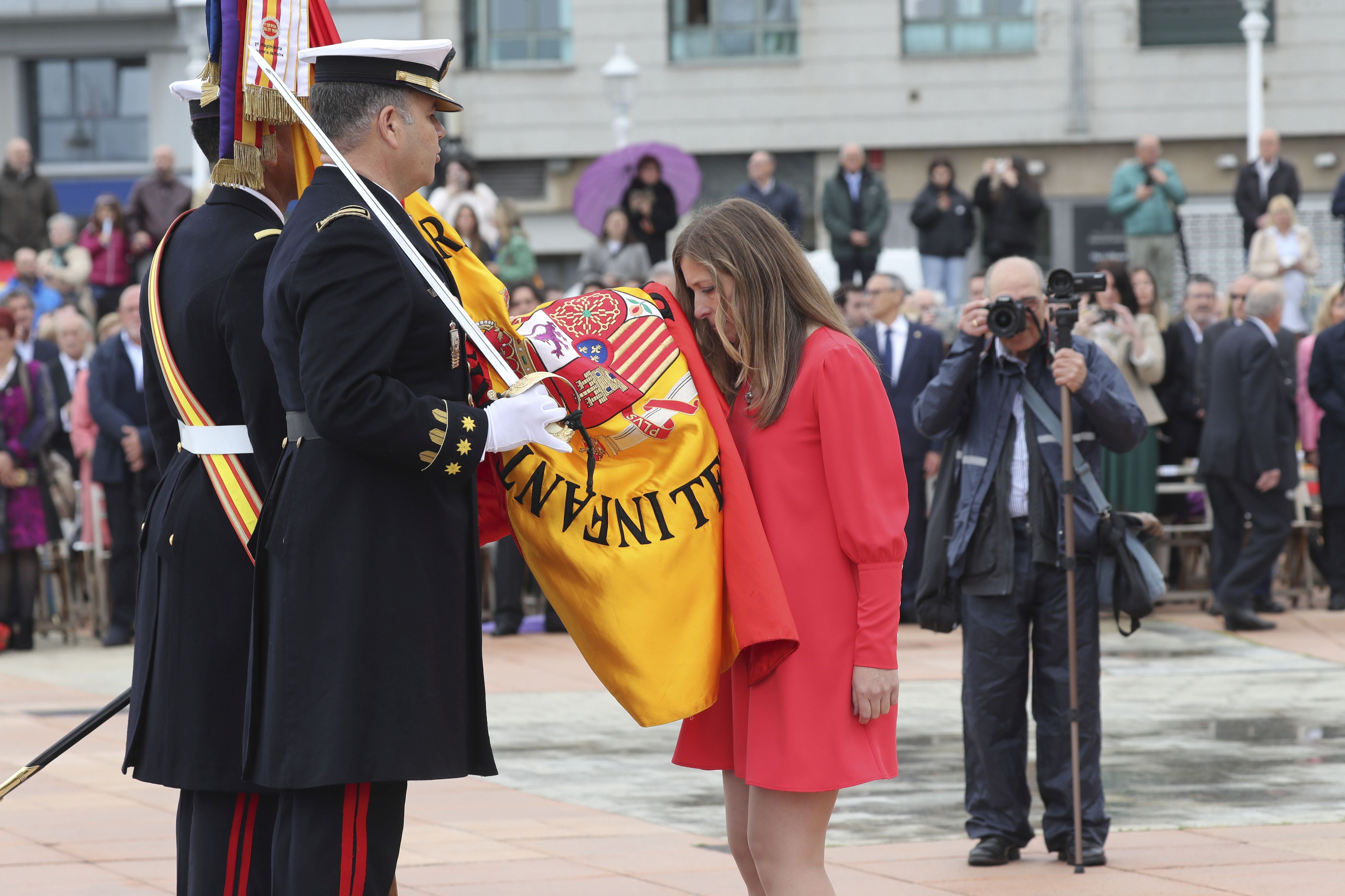 Las imágenes de la jura de bandera en Gijón (2)