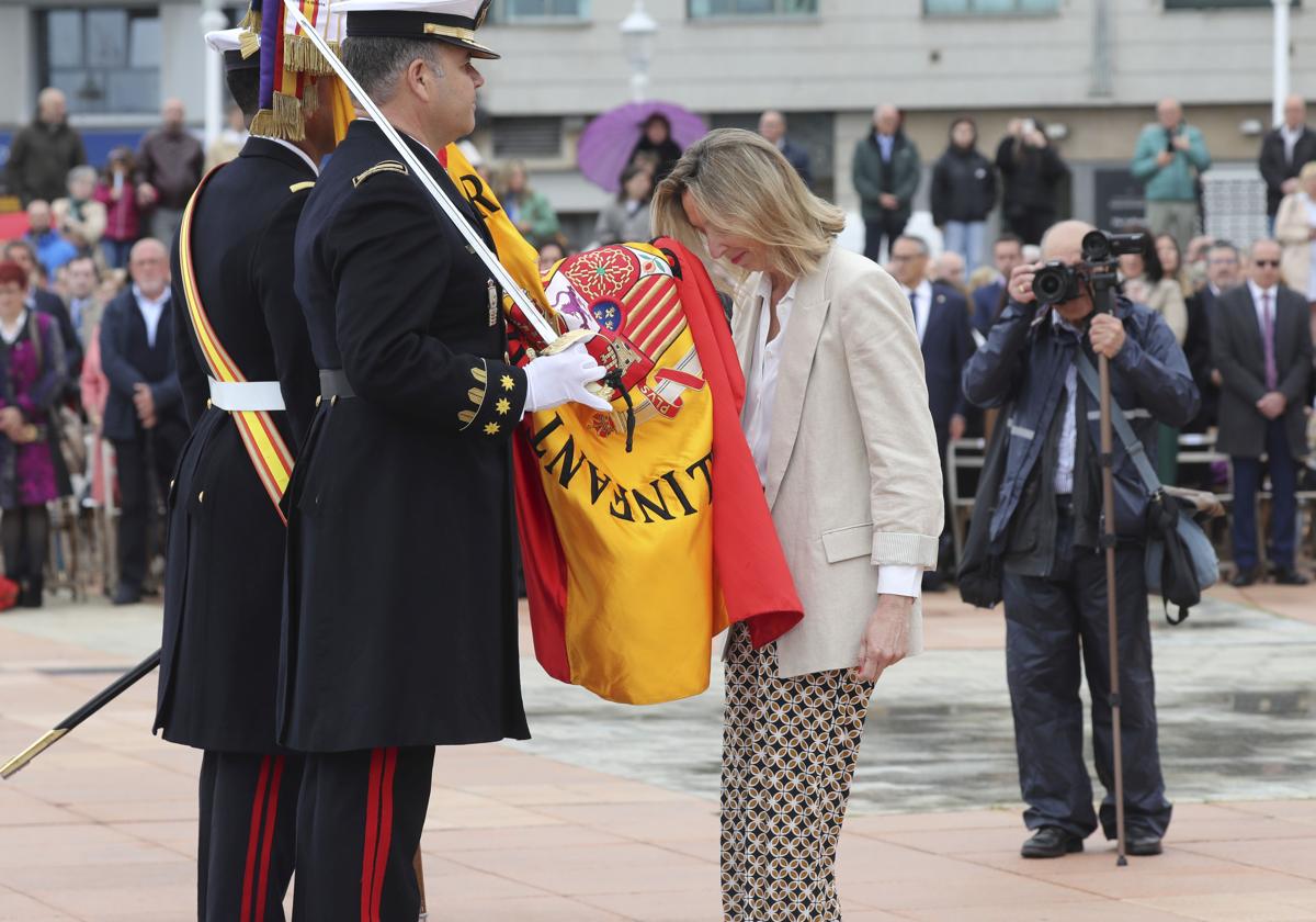 Las imágenes de la jura de bandera en Gijón (2)