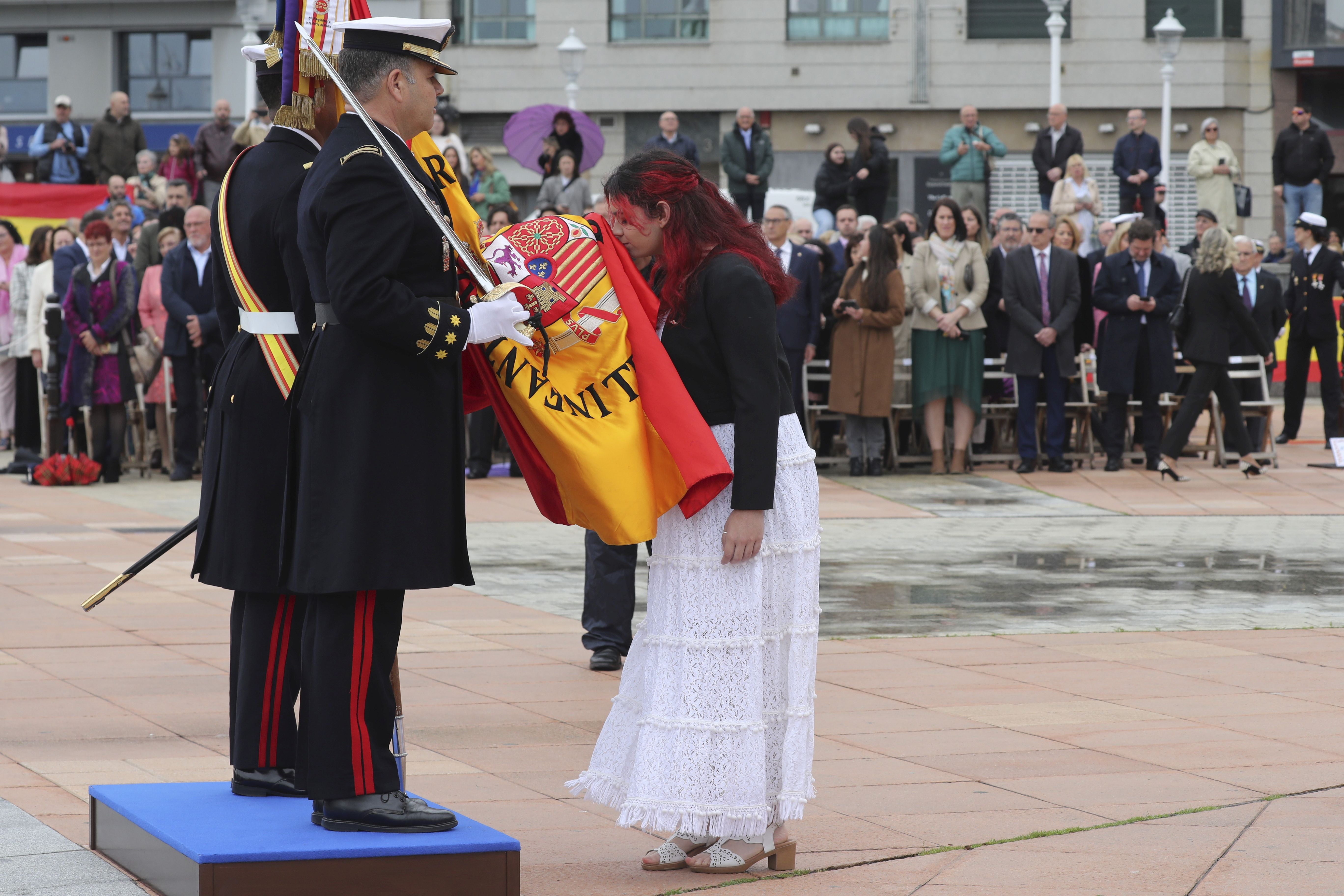 Las imágenes de la jura de bandera en Gijón (2)