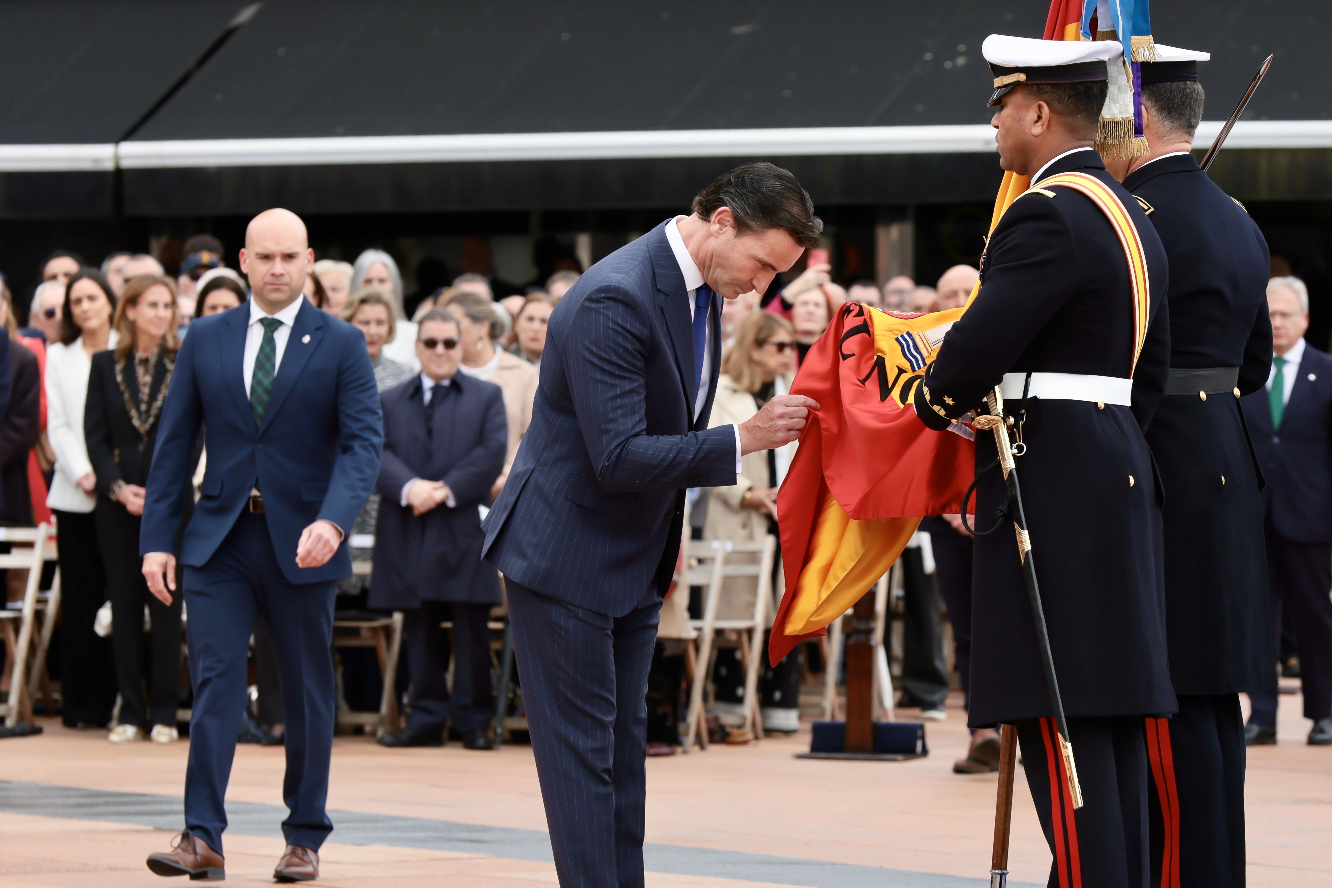 Las imágenes de la jura de bandera en Gijón (1)