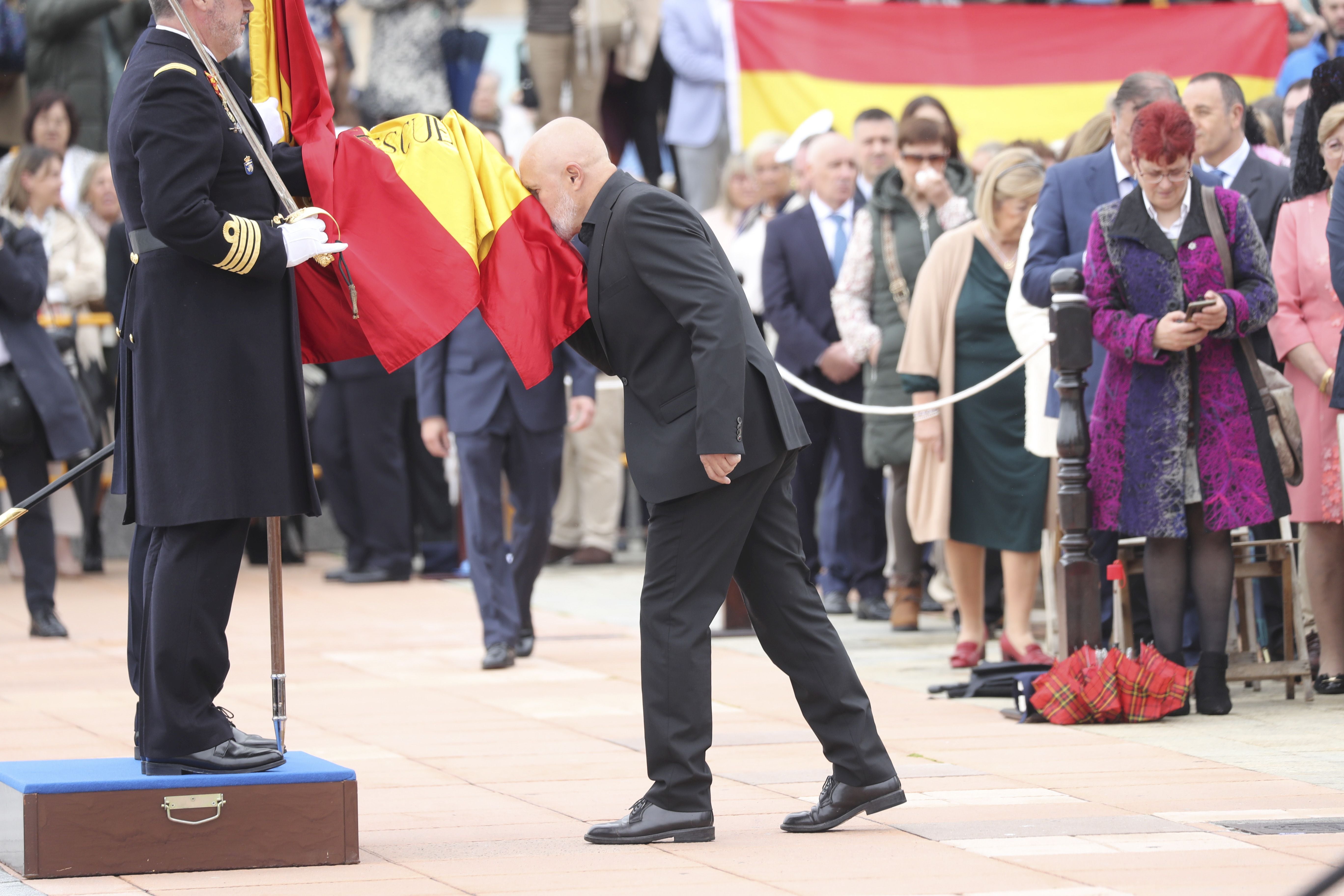 Las imágenes de la jura de bandera en Gijón (3)