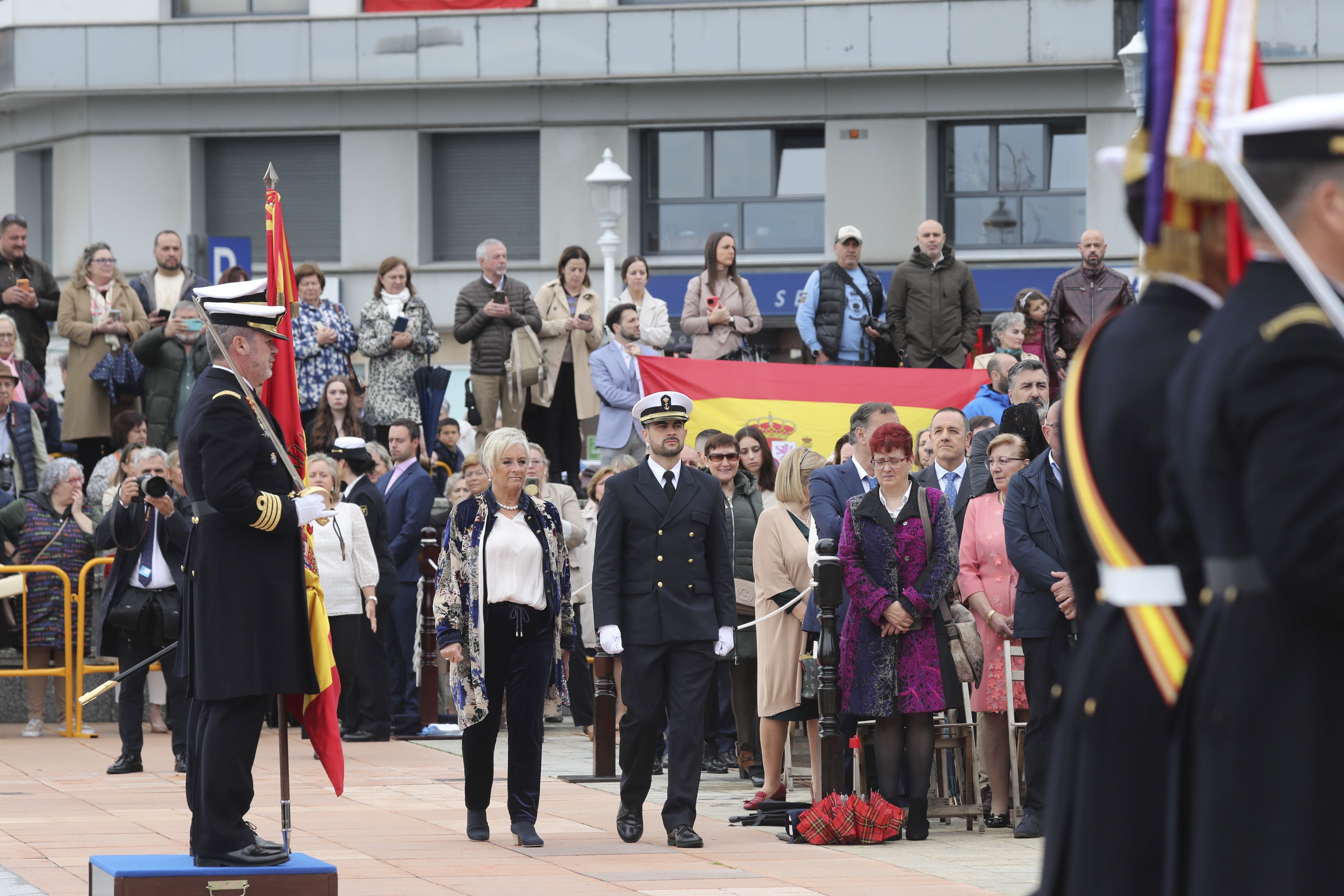 Las imágenes de la jura de bandera en Gijón (3)