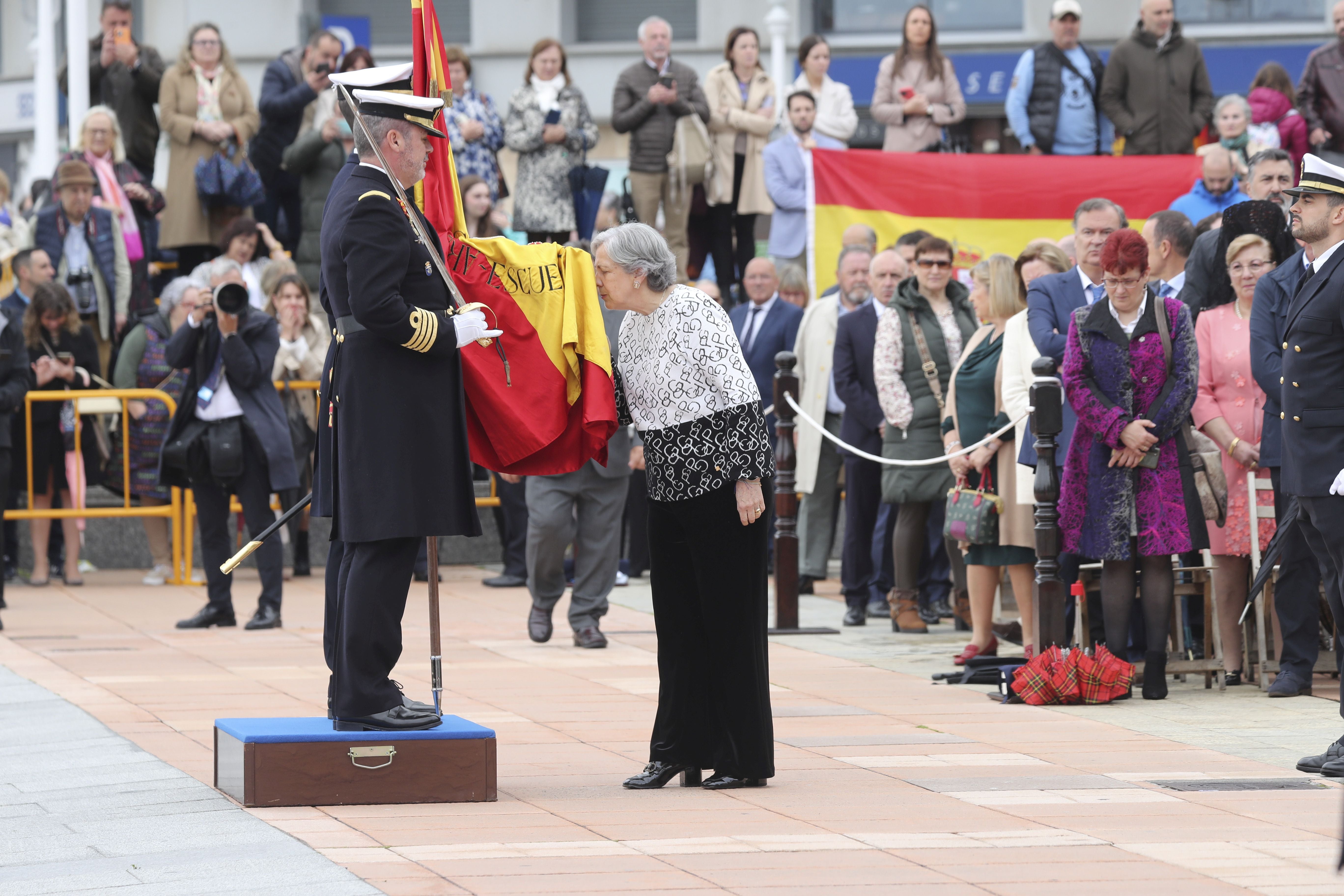 Las imágenes de la jura de bandera en Gijón (3)