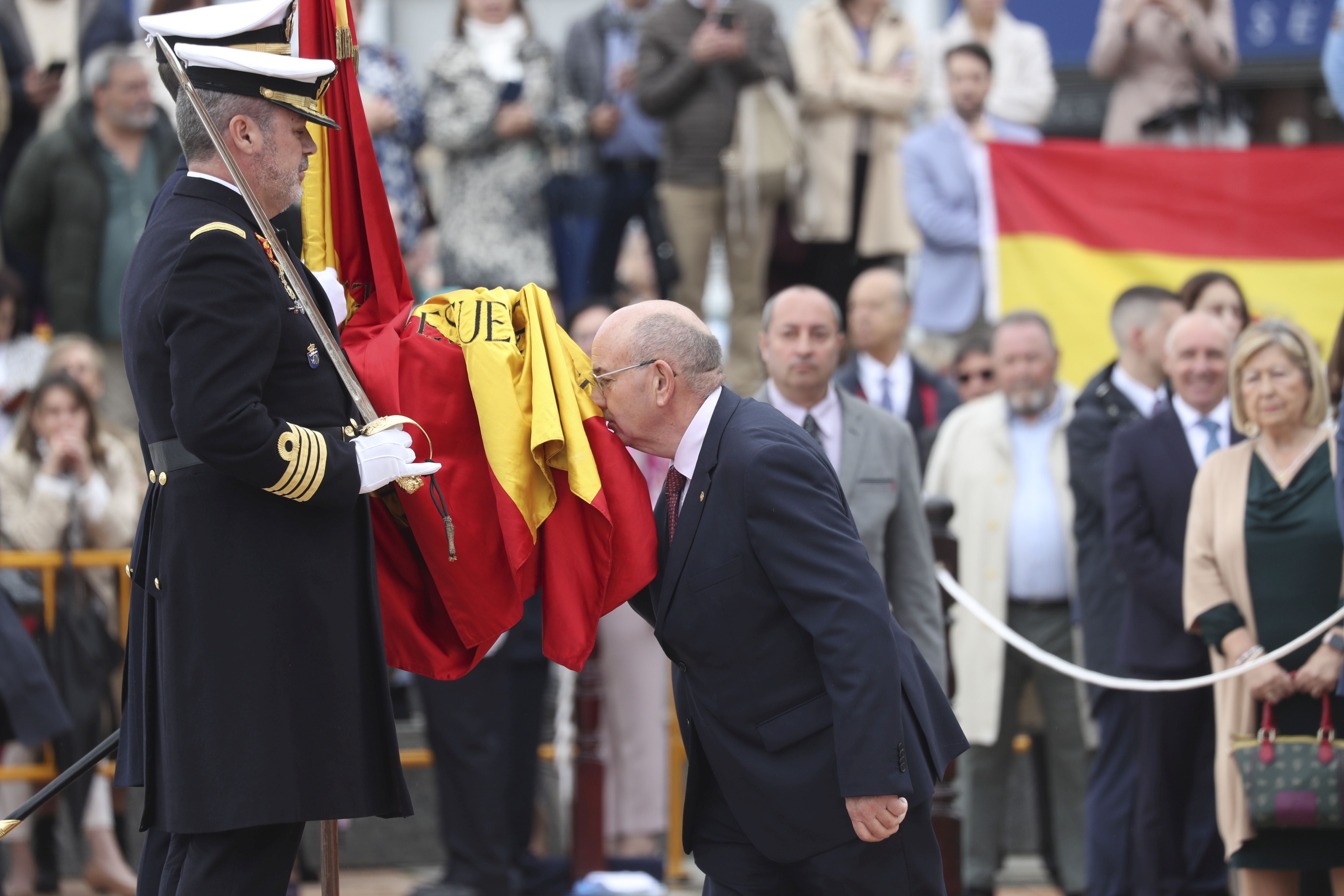 Las imágenes de la jura de bandera en Gijón (3)