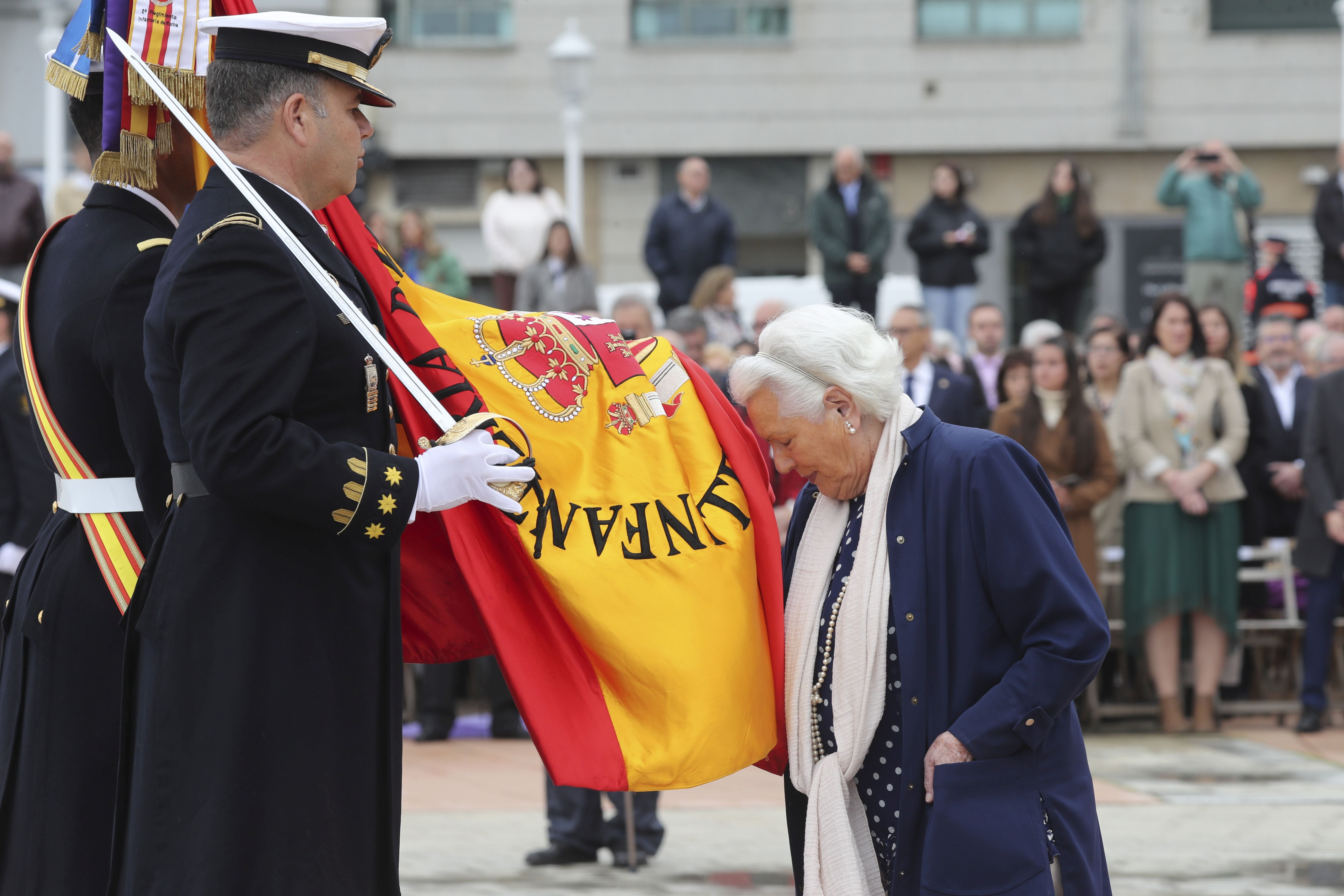 Las imágenes de la jura de bandera en Gijón (3)