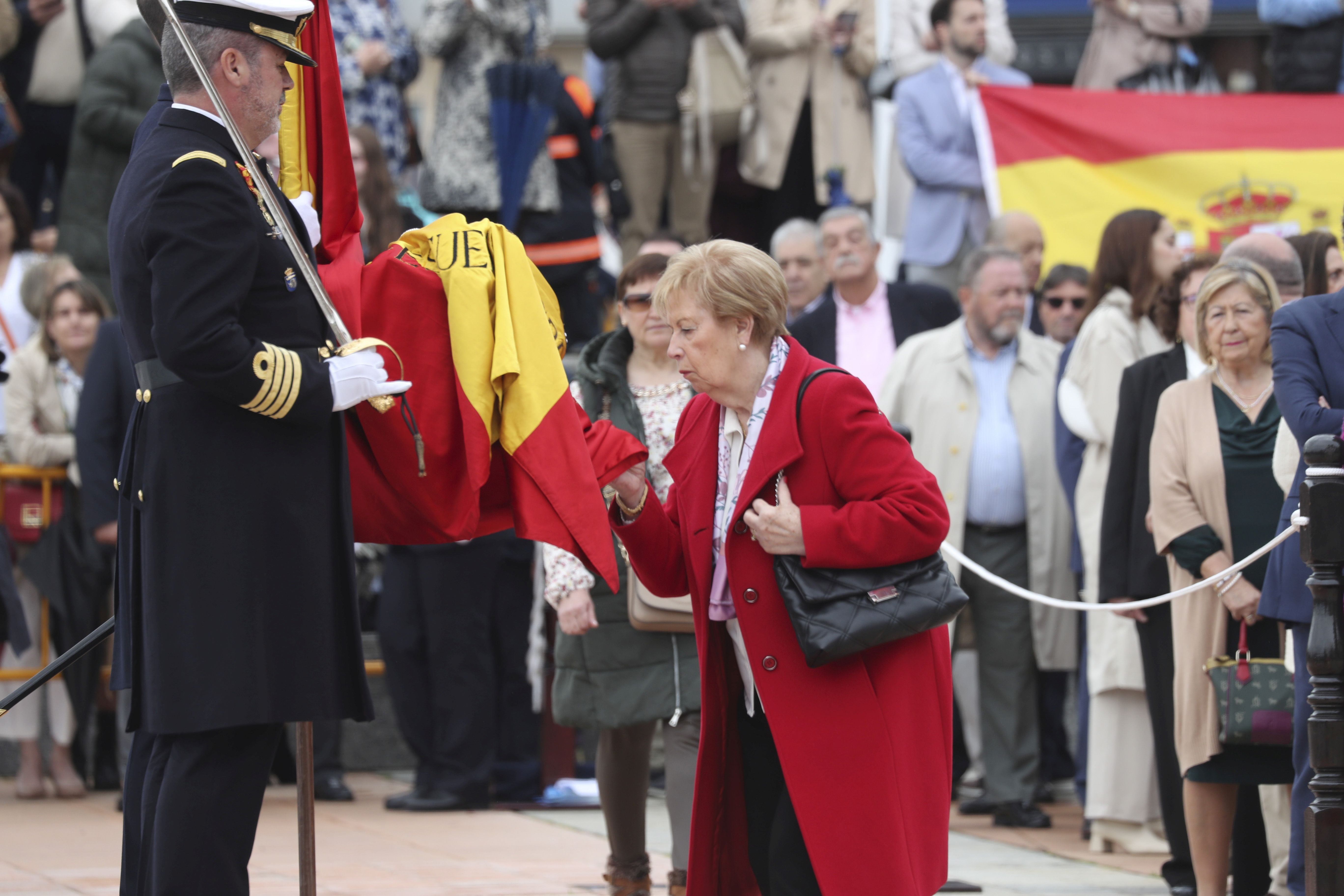 Las imágenes de la jura de bandera en Gijón (3)