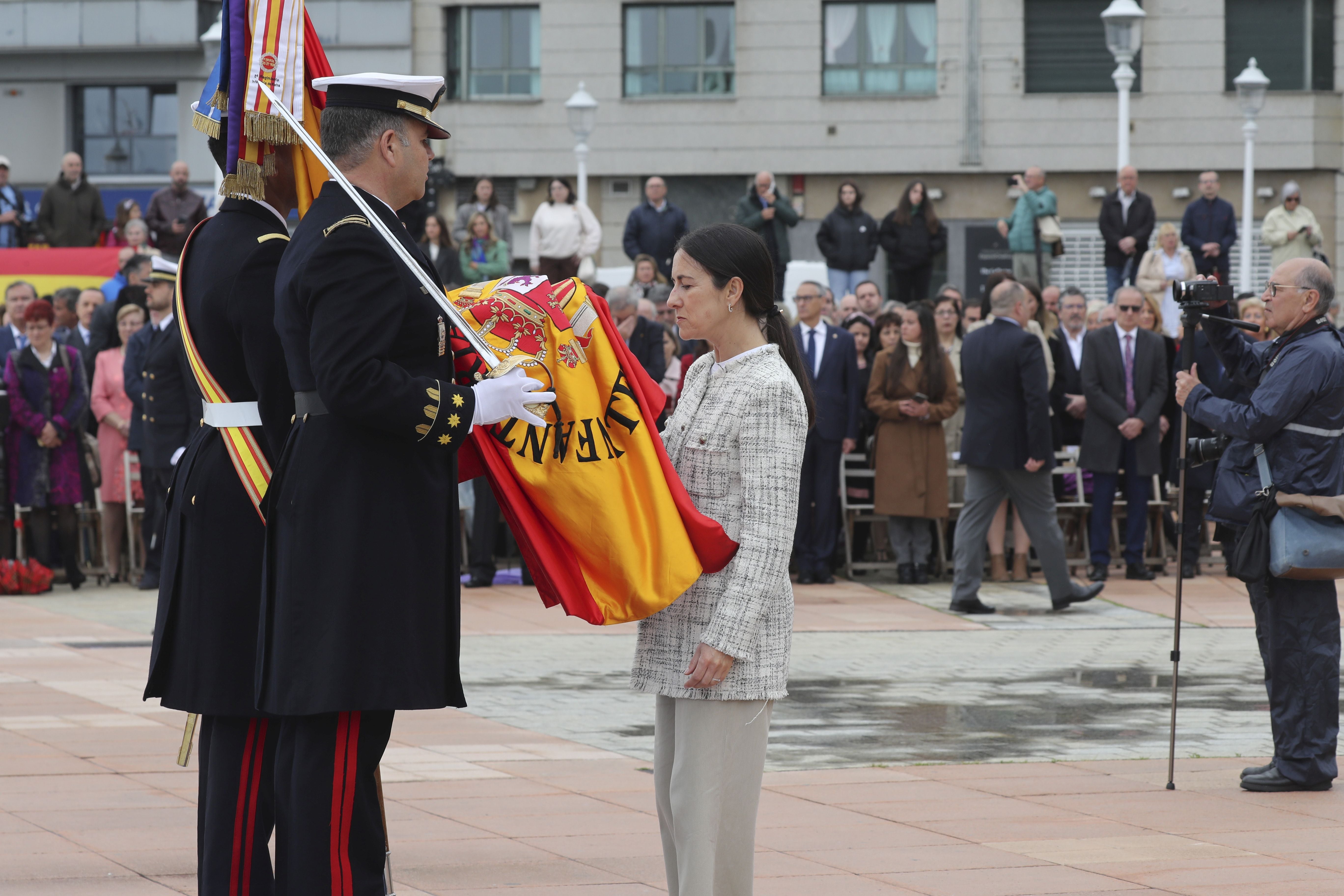 Las imágenes de la jura de bandera en Gijón (3)