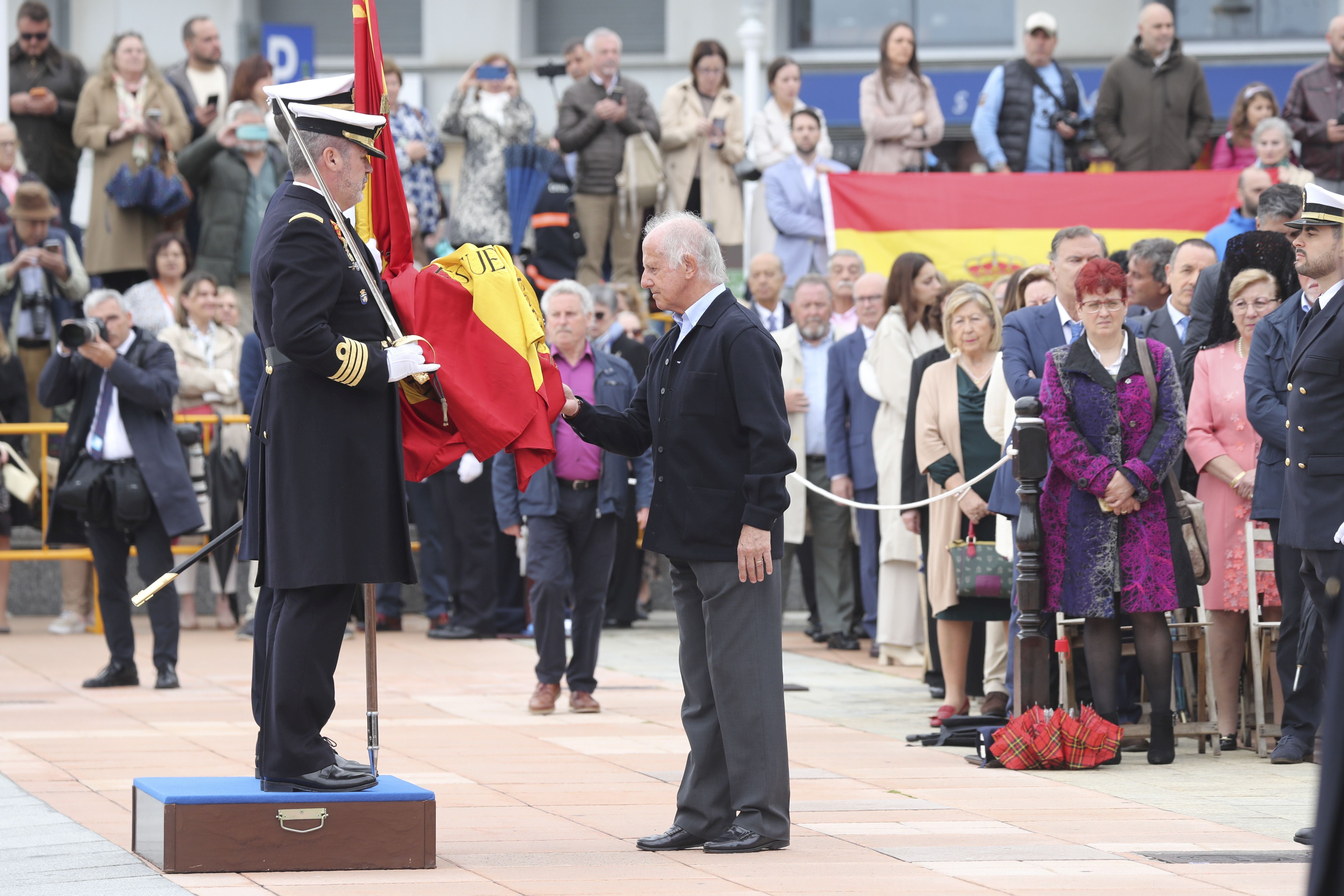 Las imágenes de la jura de bandera en Gijón (3)