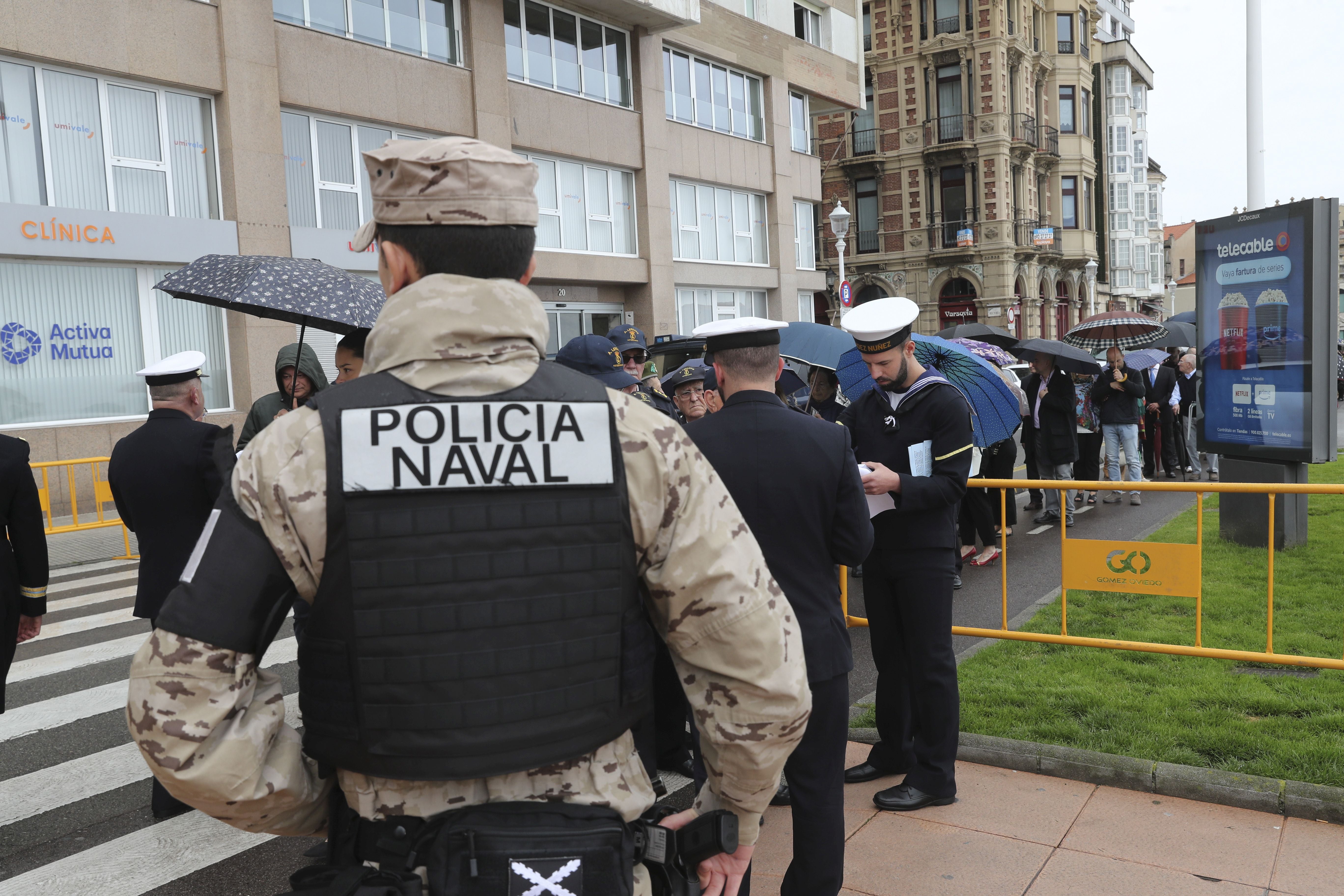 Las imágenes de la jura de bandera en Gijón (1)