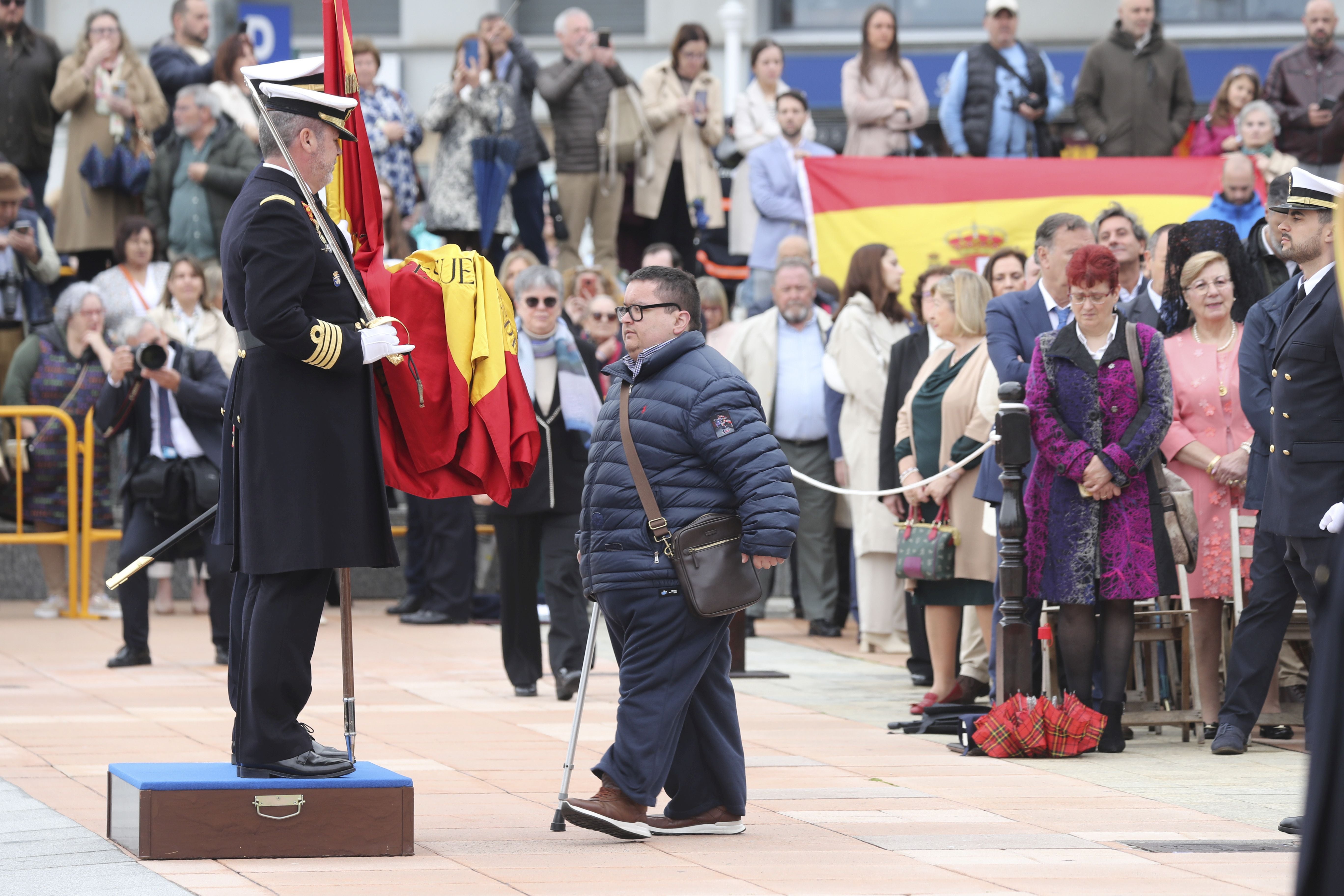 Las imágenes de la jura de bandera en Gijón (4)