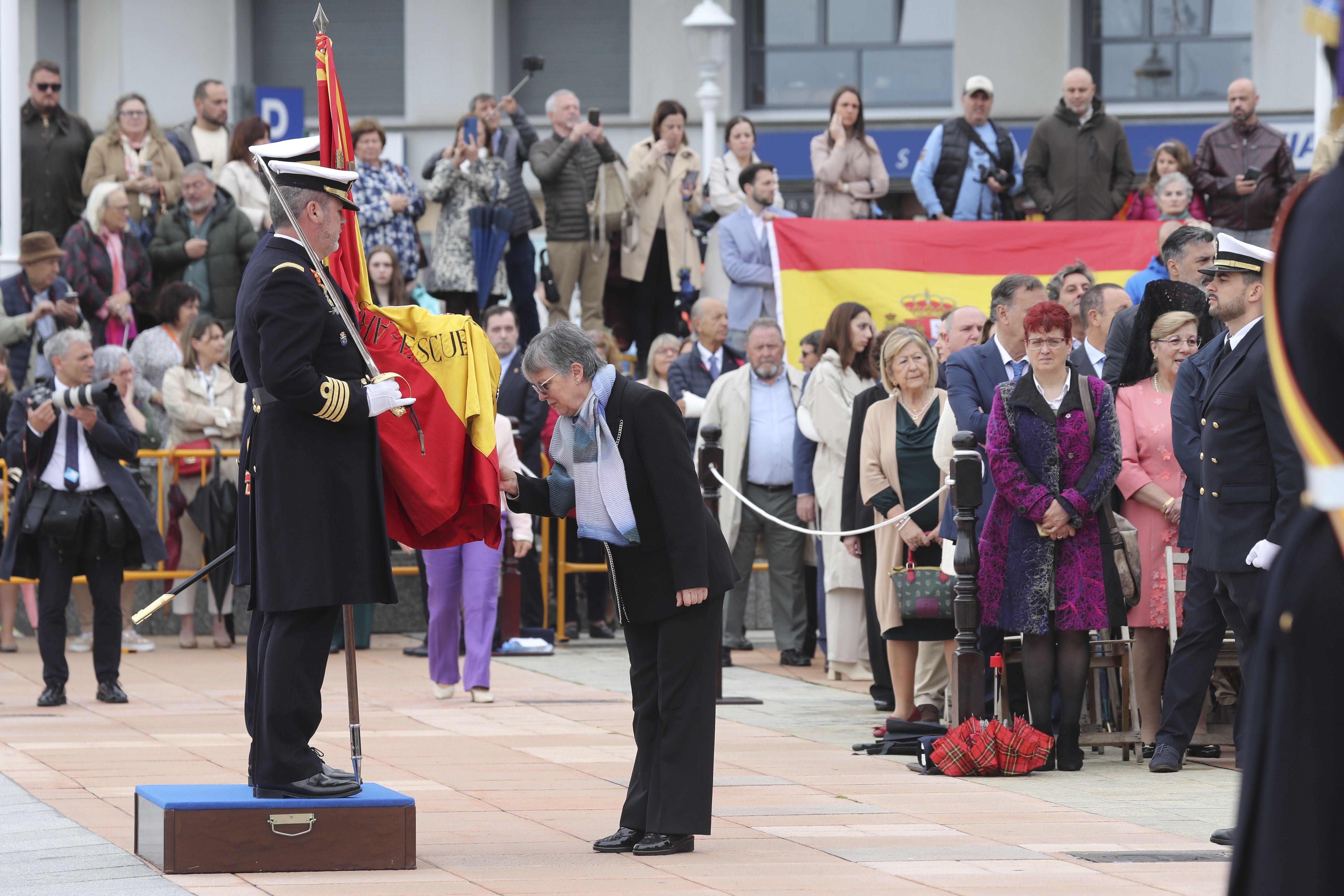 Las imágenes de la jura de bandera en Gijón (4)